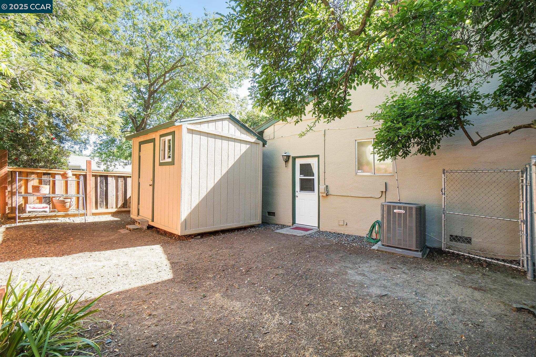 Detail Gallery Image 24 of 29 For 714 Blue Ridge Dr, Martinez,  CA 94553 - 4 Beds | 2 Baths