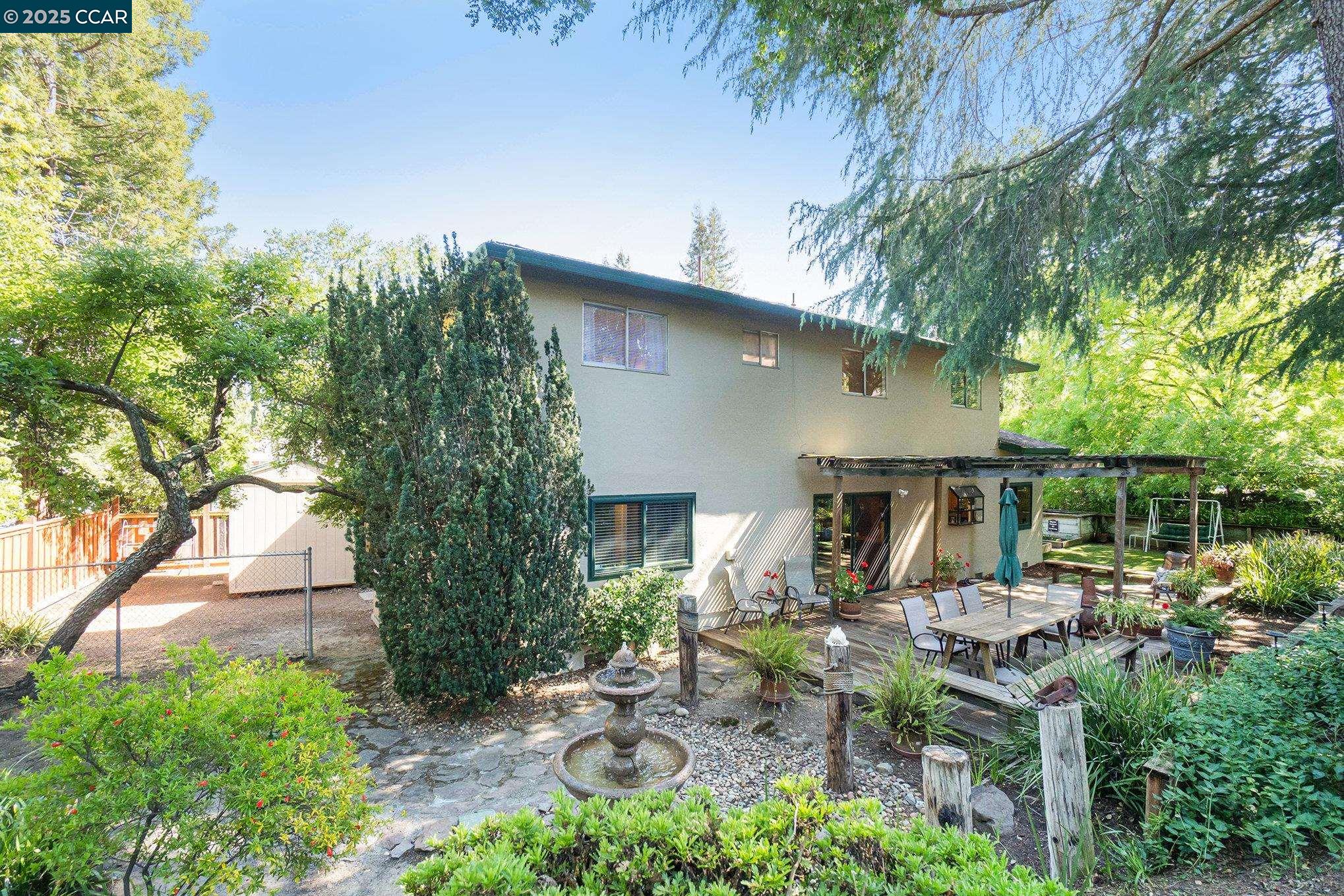 Detail Gallery Image 26 of 29 For 714 Blue Ridge Dr, Martinez,  CA 94553 - 4 Beds | 2 Baths