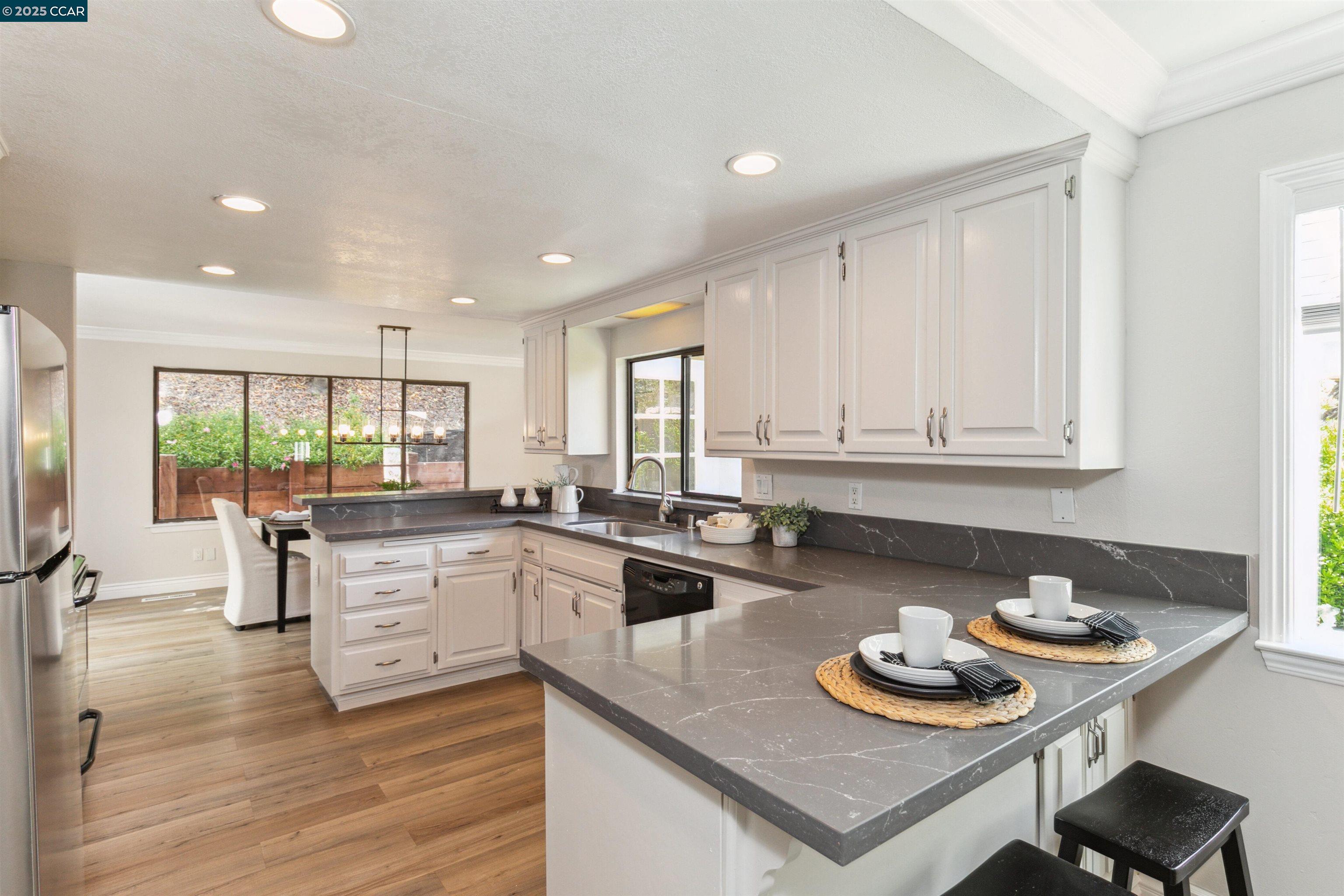 Detail Gallery Image 13 of 33 For 2834 Trotter Way, Walnut Creek,  CA 94596 - 3 Beds | 2 Baths