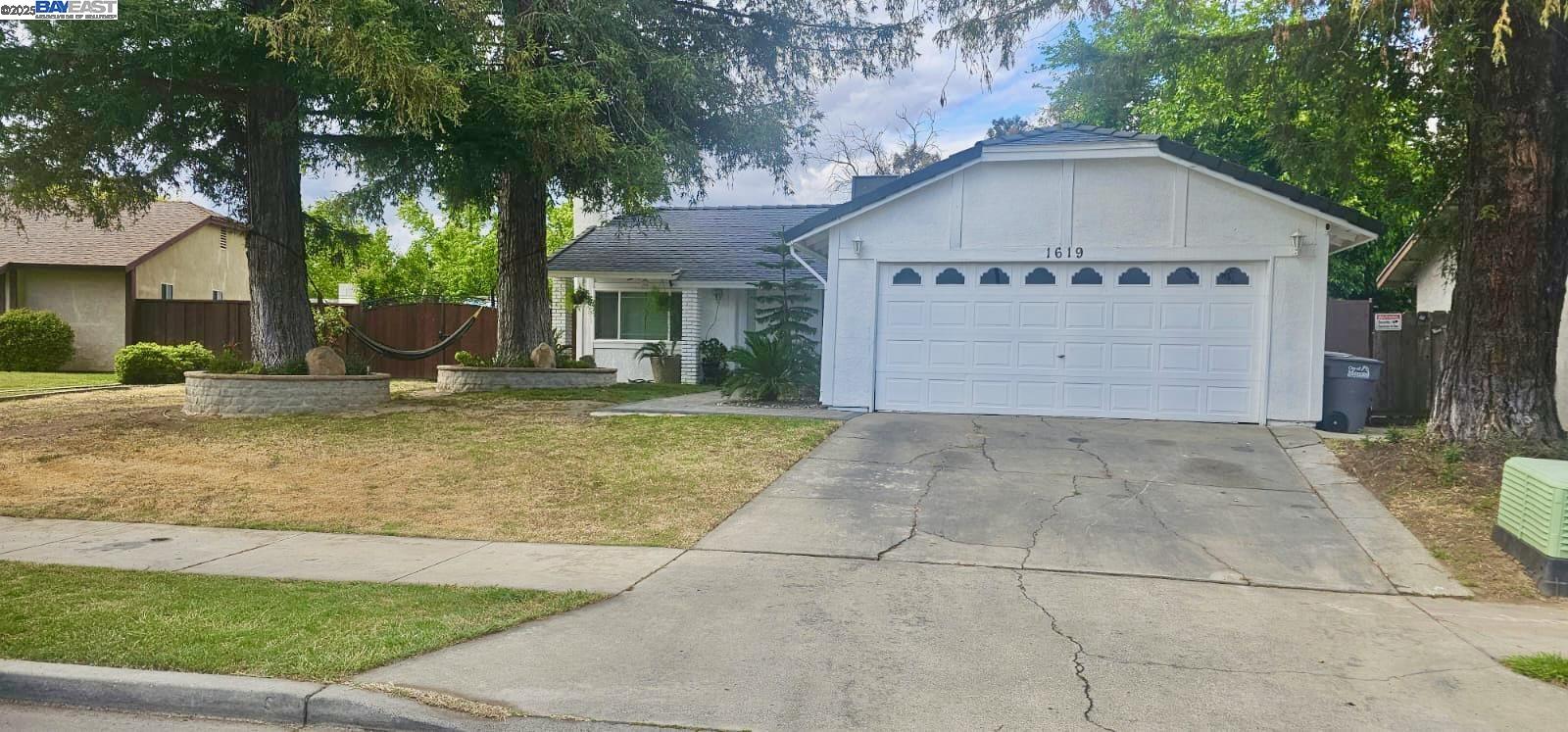 Detail Gallery Image 1 of 1 For 1619 Topeka Dr, Merced,  CA 95348 - 3 Beds | 2 Baths