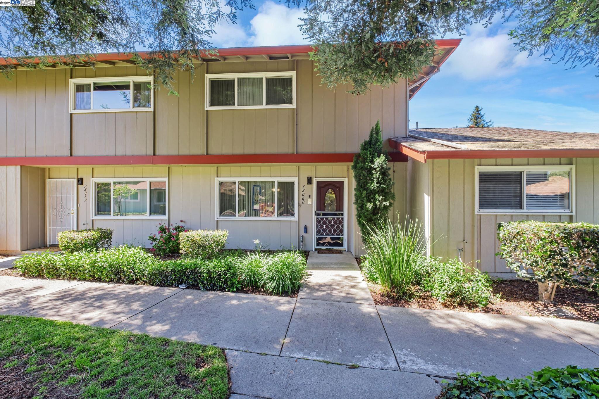 More Details about MLS # 41097010 : 38060 BUXTON CMN.