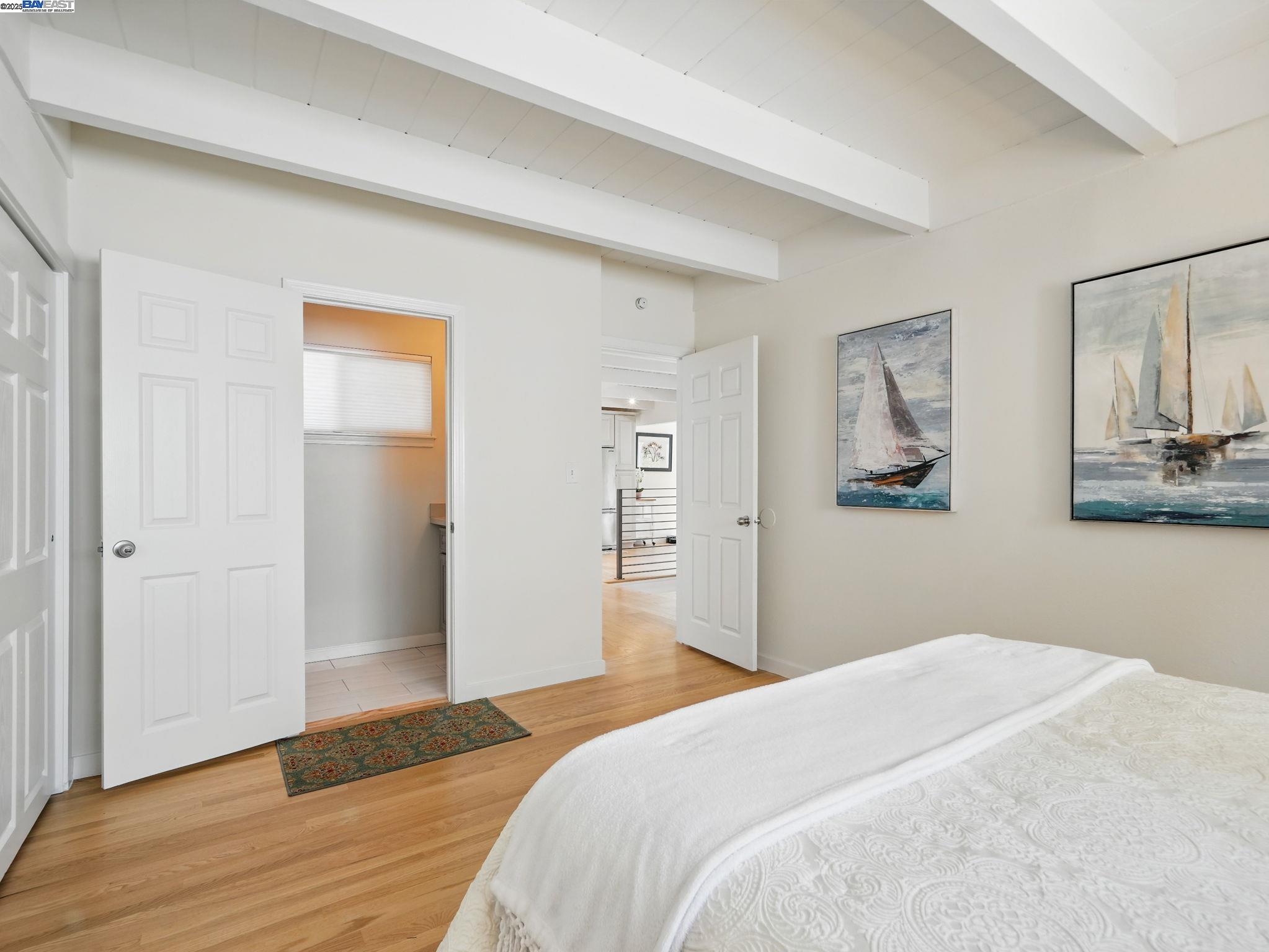 Detail Gallery Image 22 of 52 For 2323 Mastlands Dr, Oakland,  CA 94611 - 5 Beds | 4/1 Baths
