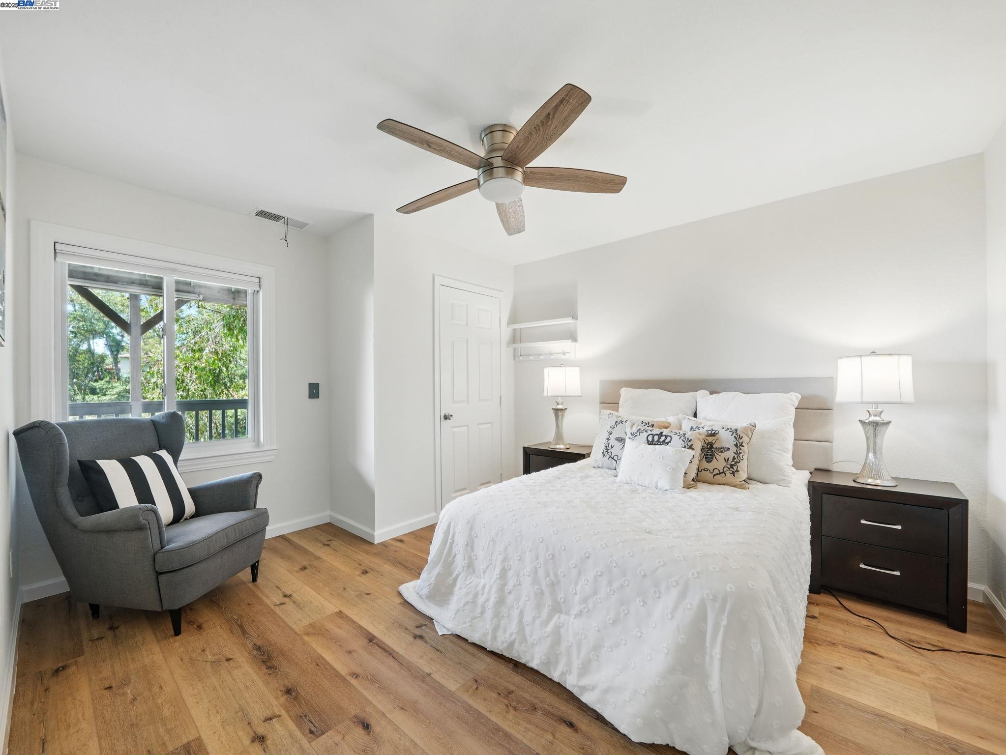 Detail Gallery Image 26 of 52 For 2323 Mastlands Dr, Oakland,  CA 94611 - 5 Beds | 4/1 Baths