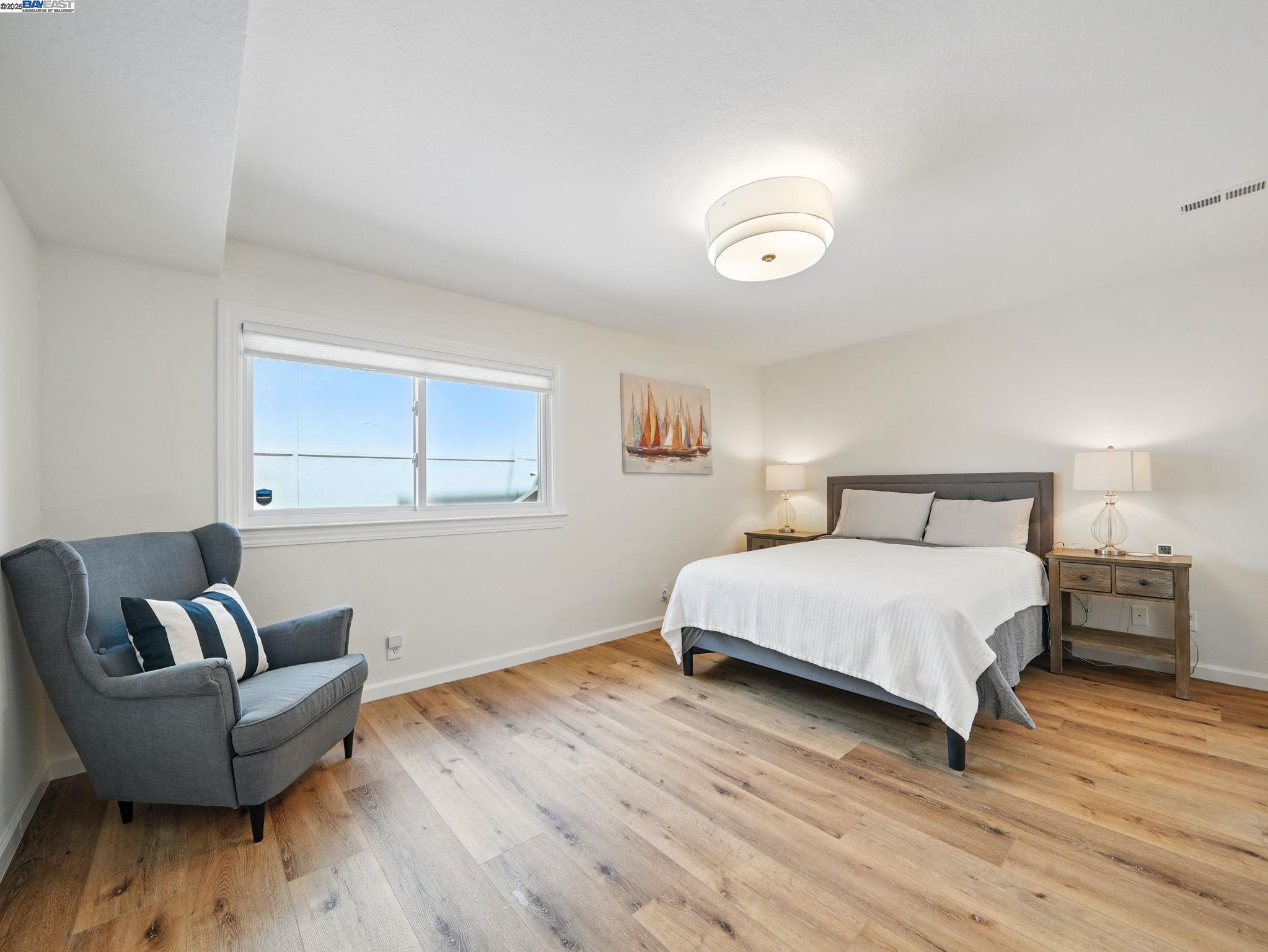 Detail Gallery Image 28 of 52 For 2323 Mastlands Dr, Oakland,  CA 94611 - 5 Beds | 4/1 Baths