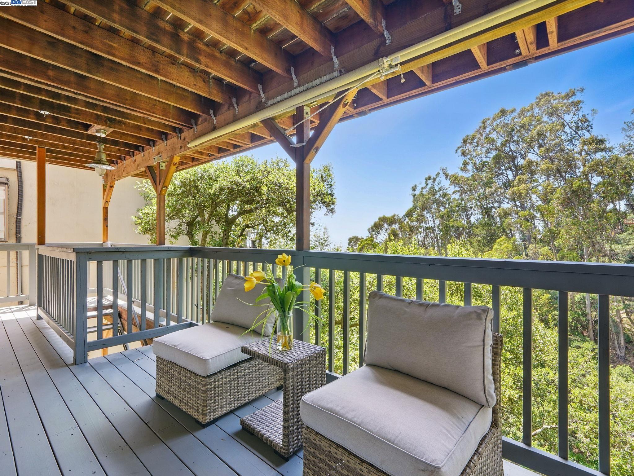 Detail Gallery Image 38 of 52 For 2323 Mastlands Dr, Oakland,  CA 94611 - 5 Beds | 4/1 Baths