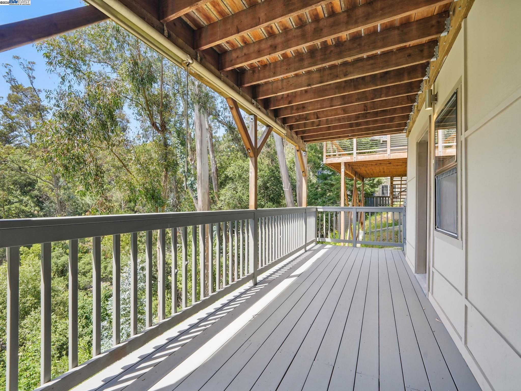 Detail Gallery Image 40 of 52 For 2323 Mastlands Dr, Oakland,  CA 94611 - 5 Beds | 4/1 Baths