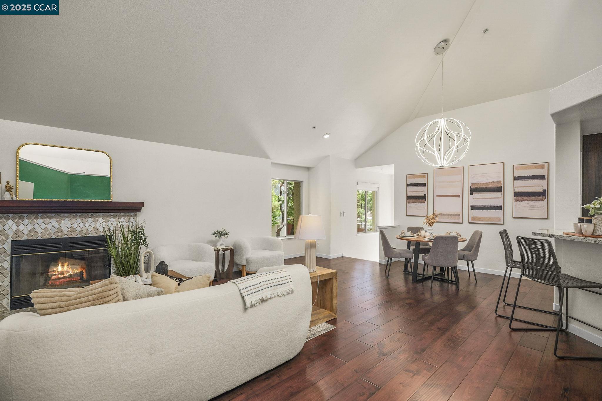 Detail Gallery Image 3 of 29 For 163 San Pedro Cir, San Jose,  CA 95110 - 2 Beds | 2 Baths