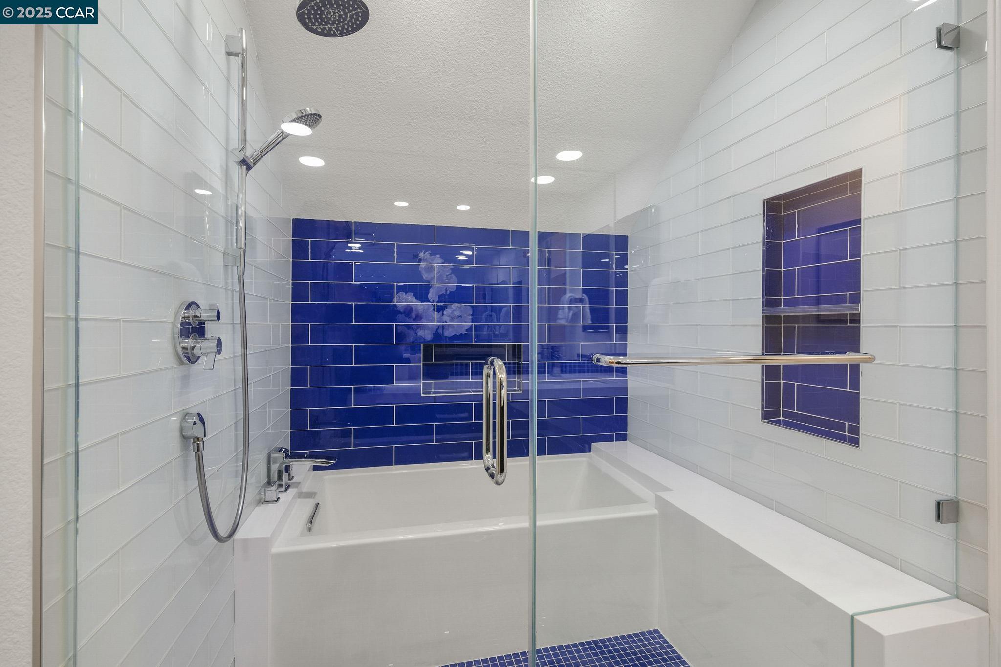Detail Gallery Image 22 of 29 For 163 San Pedro Cir, San Jose,  CA 95110 - 2 Beds | 2 Baths