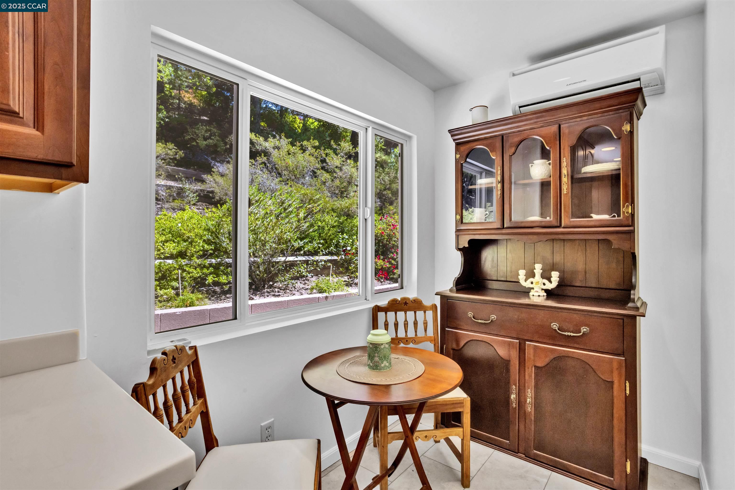 Detail Gallery Image 16 of 37 For 18 Van Tassel Ln, Orinda,  CA 94563 - 3 Beds | 2/1 Baths