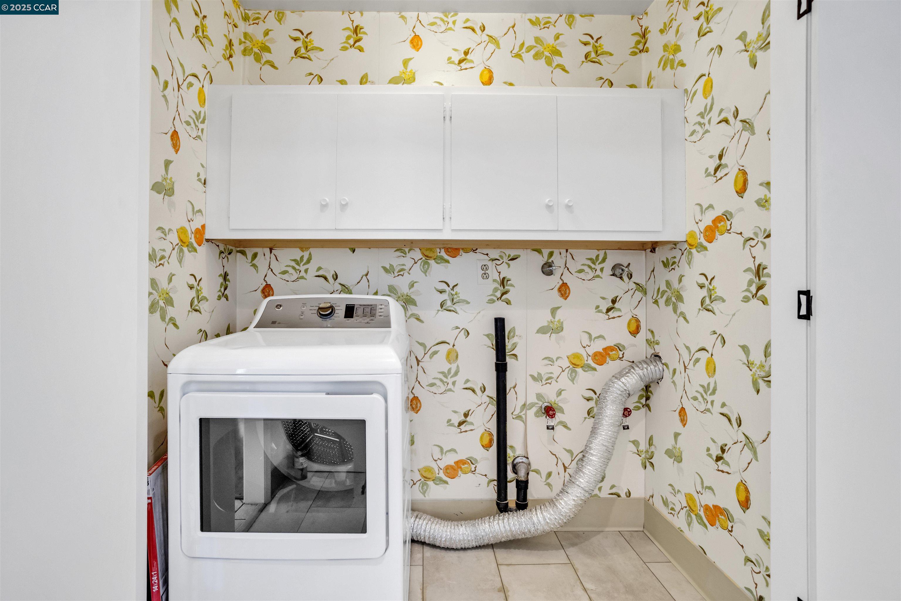 Detail Gallery Image 18 of 37 For 18 Van Tassel Ln, Orinda,  CA 94563 - 3 Beds | 2/1 Baths