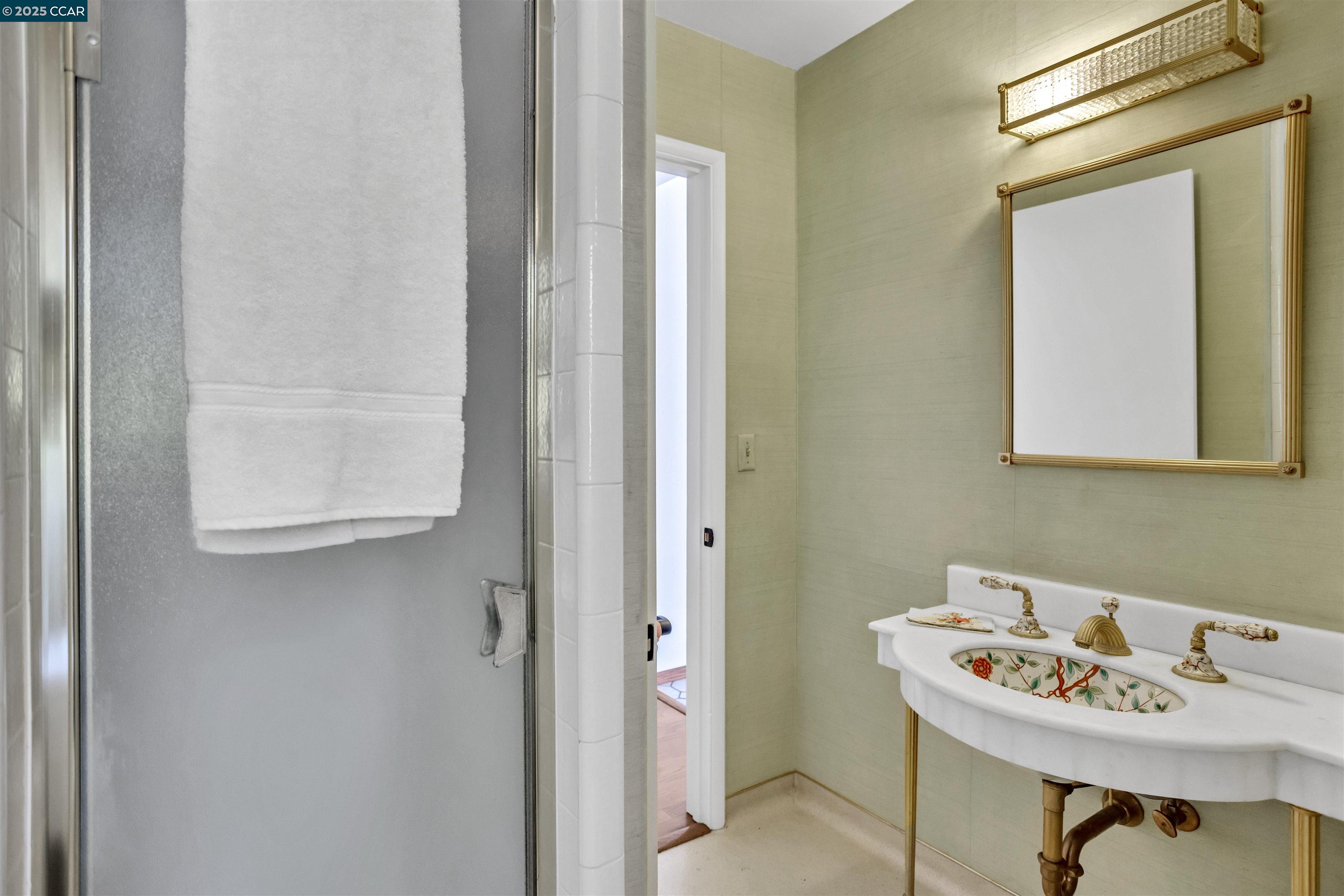 Detail Gallery Image 20 of 37 For 18 Van Tassel Ln, Orinda,  CA 94563 - 3 Beds | 2/1 Baths