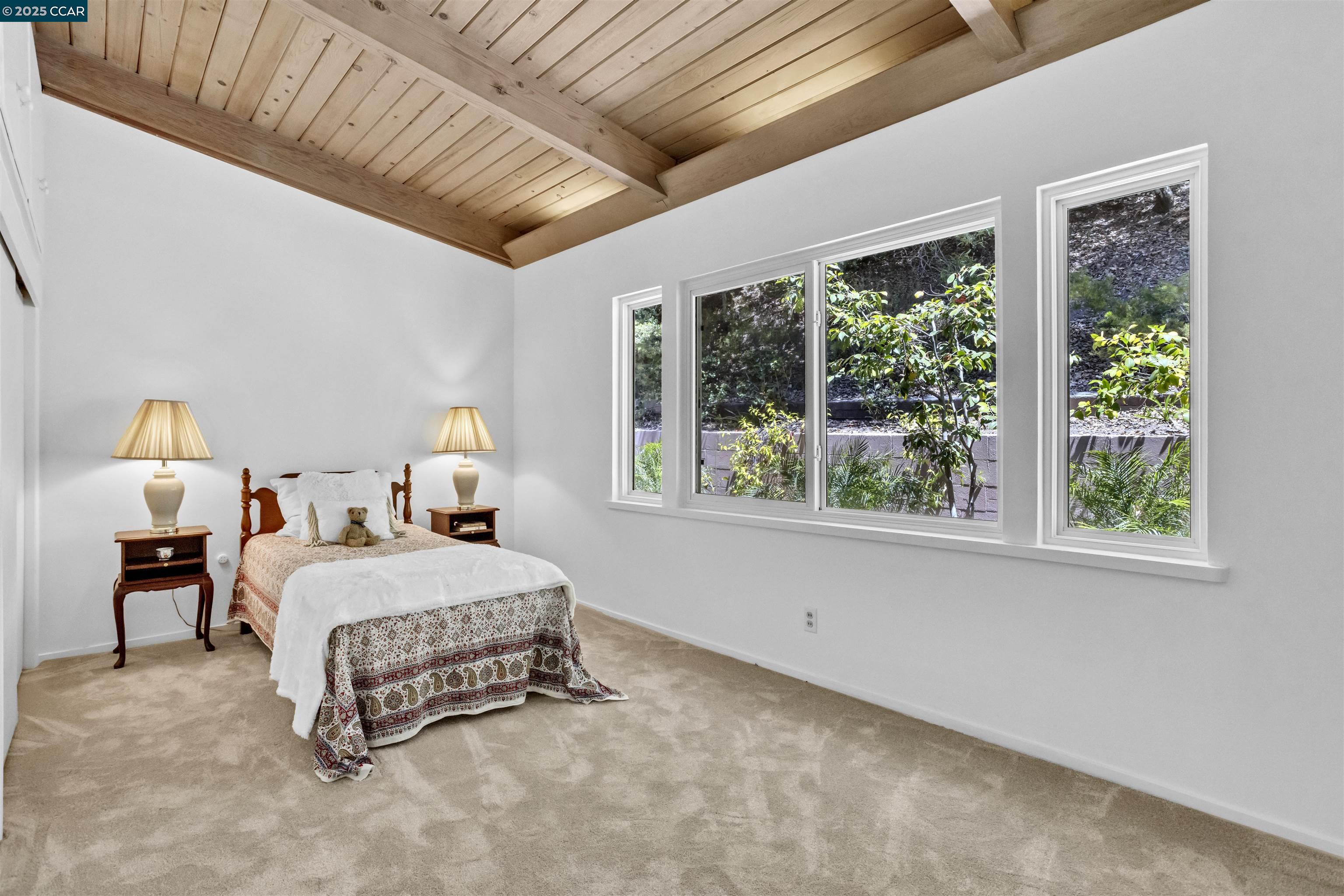 Detail Gallery Image 22 of 37 For 18 Van Tassel Ln, Orinda,  CA 94563 - 3 Beds | 2/1 Baths