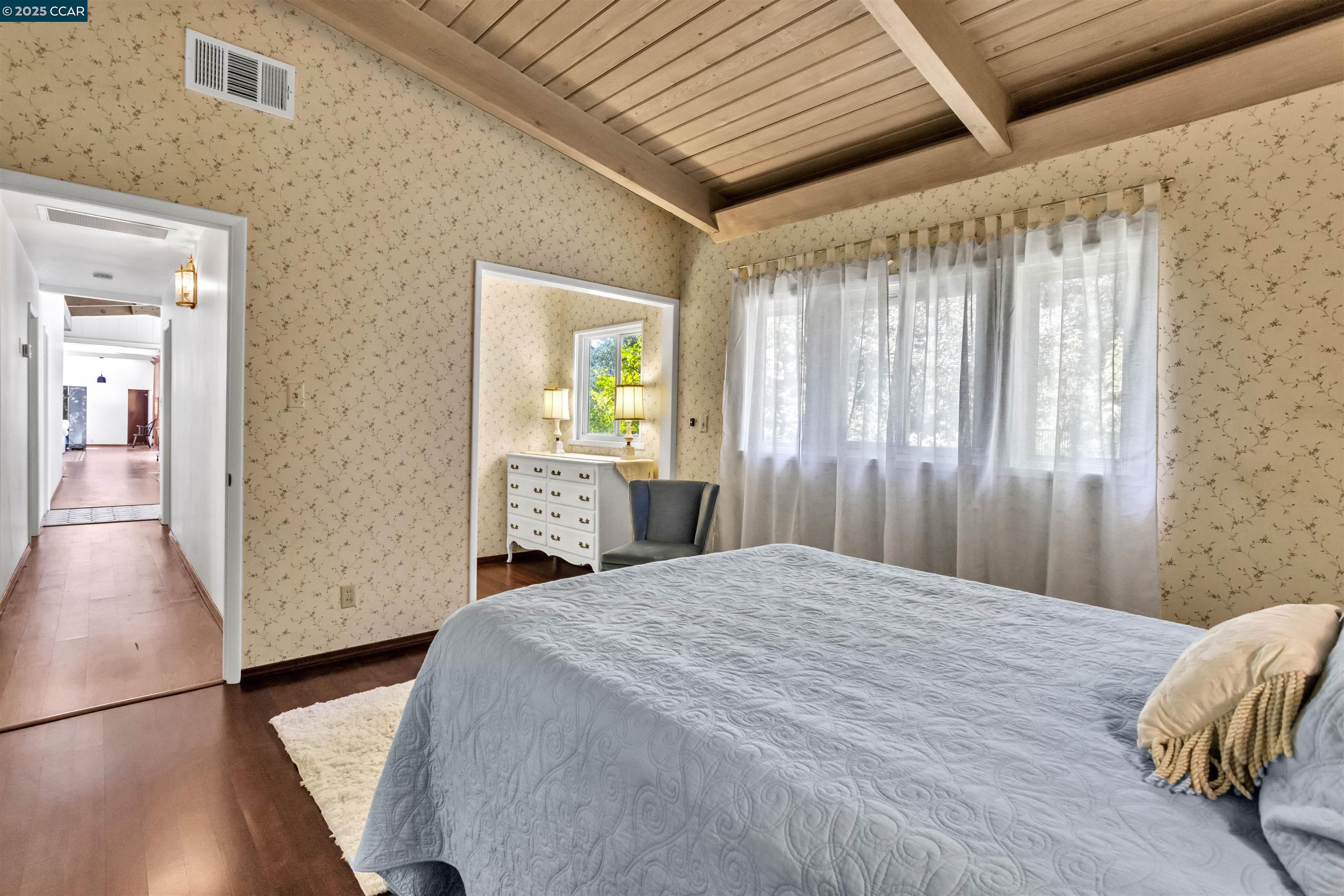 Detail Gallery Image 24 of 37 For 18 Van Tassel Ln, Orinda,  CA 94563 - 3 Beds | 2/1 Baths