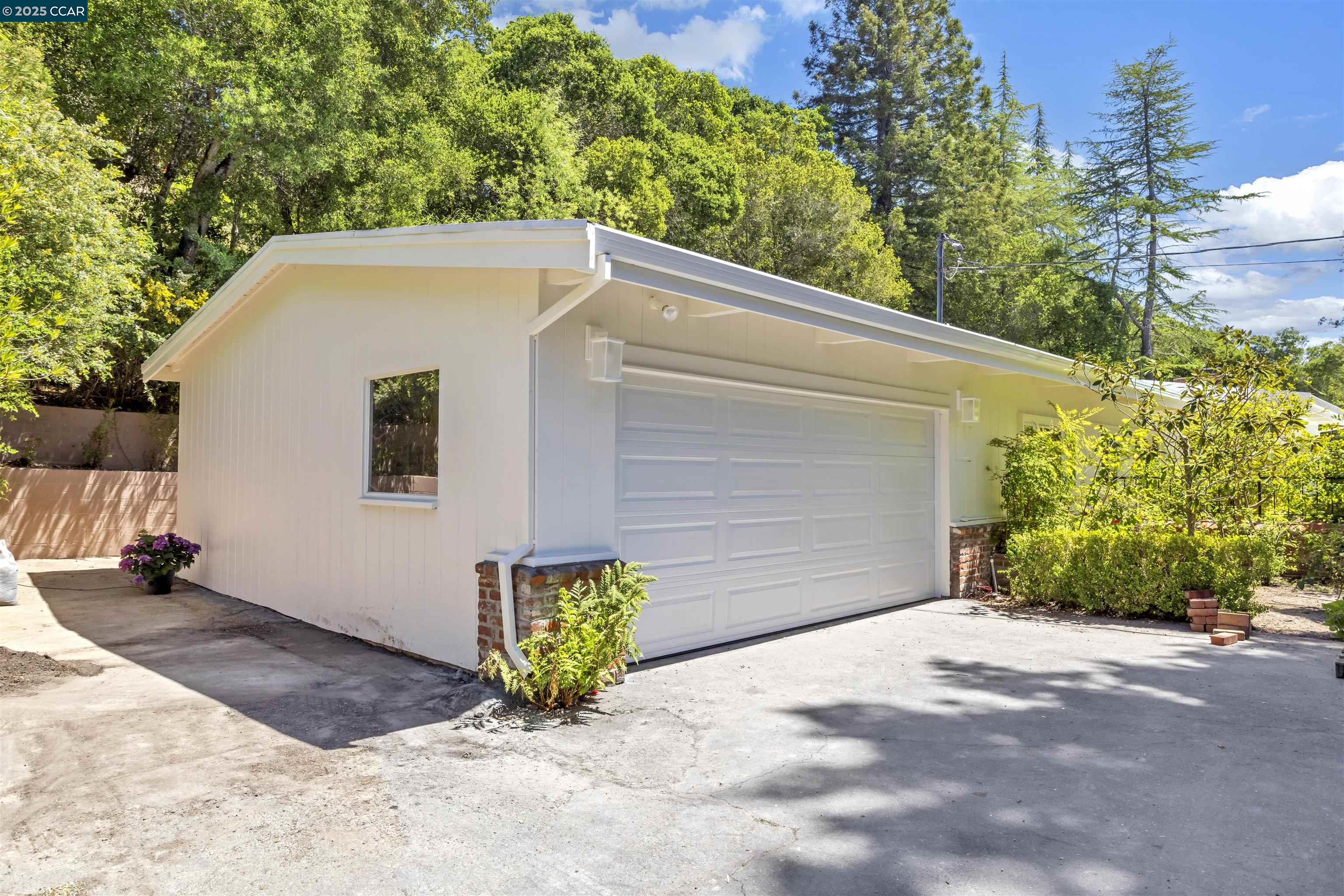 Detail Gallery Image 28 of 37 For 18 Van Tassel Ln, Orinda,  CA 94563 - 3 Beds | 2/1 Baths