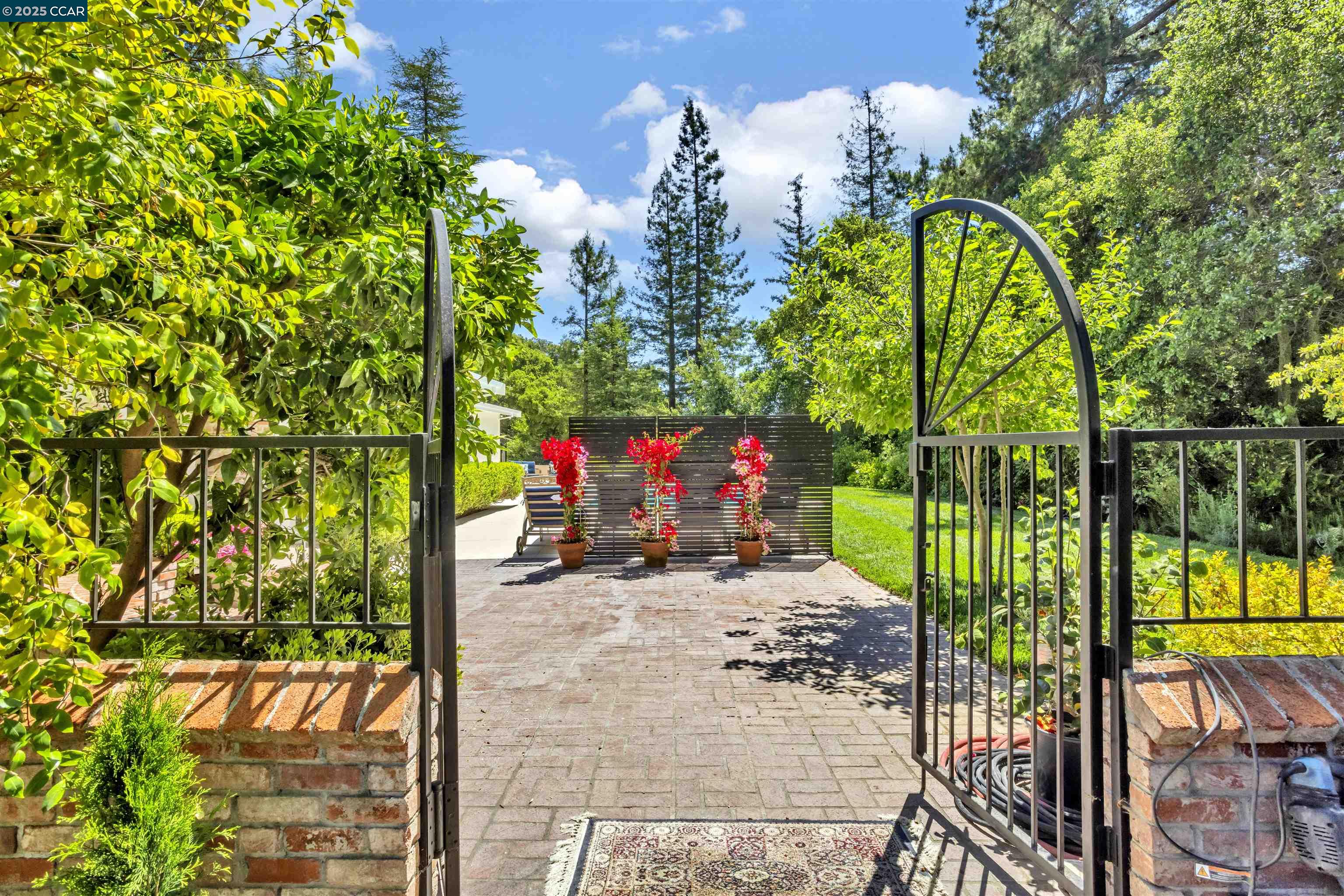 Detail Gallery Image 29 of 37 For 18 Van Tassel Ln, Orinda,  CA 94563 - 3 Beds | 2/1 Baths