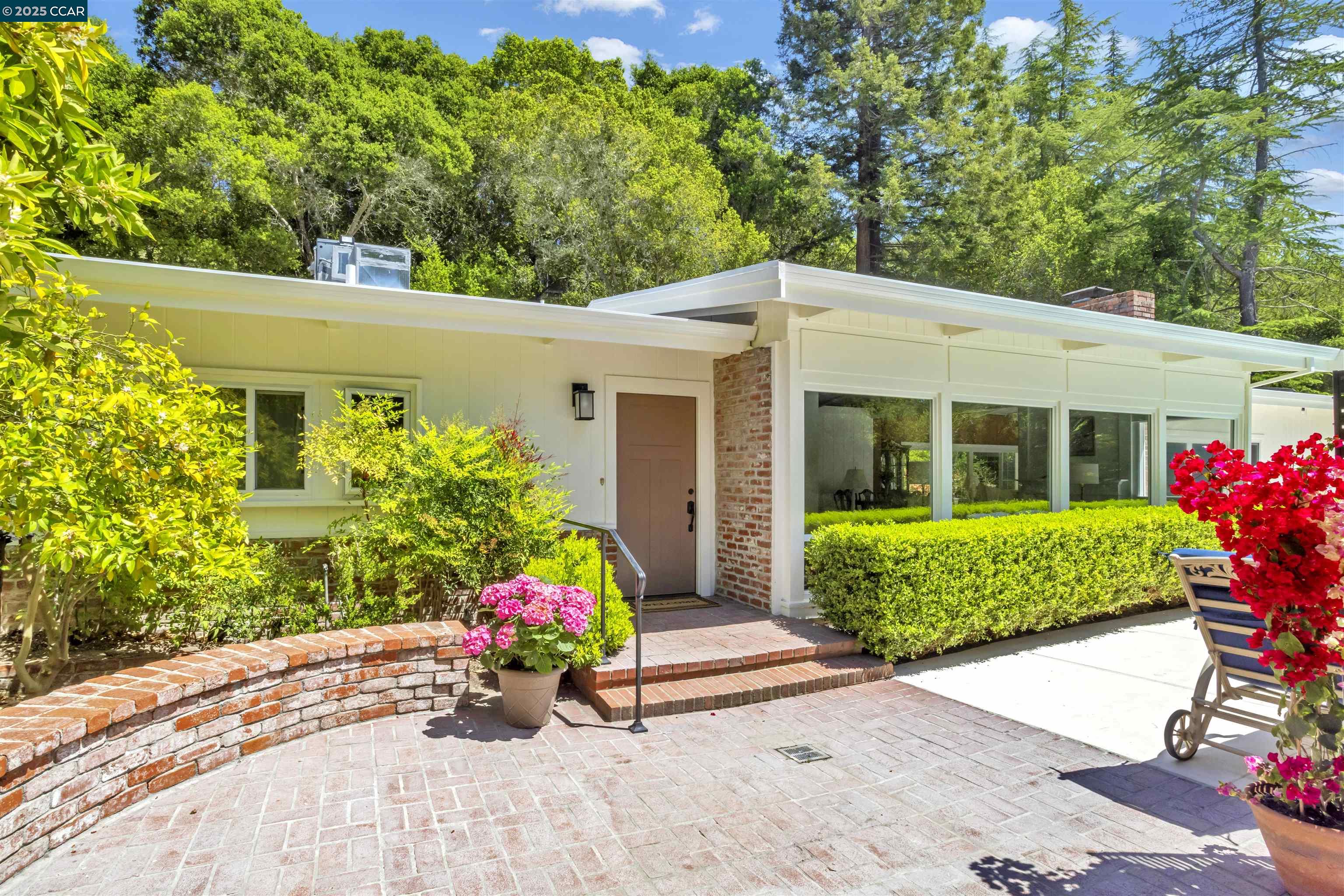 Detail Gallery Image 30 of 37 For 18 Van Tassel Ln, Orinda,  CA 94563 - 3 Beds | 2/1 Baths
