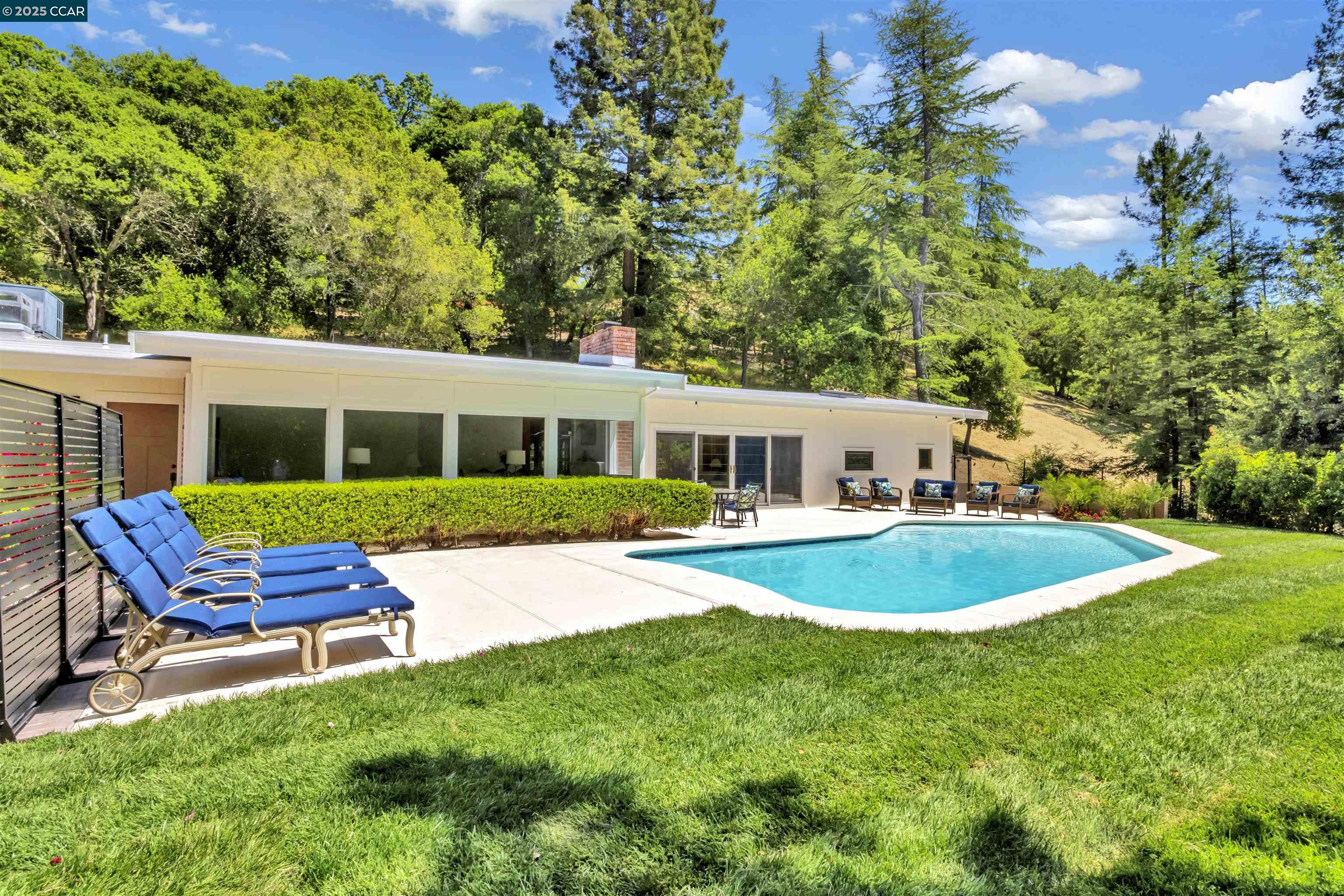 Detail Gallery Image 31 of 37 For 18 Van Tassel Ln, Orinda,  CA 94563 - 3 Beds | 2/1 Baths