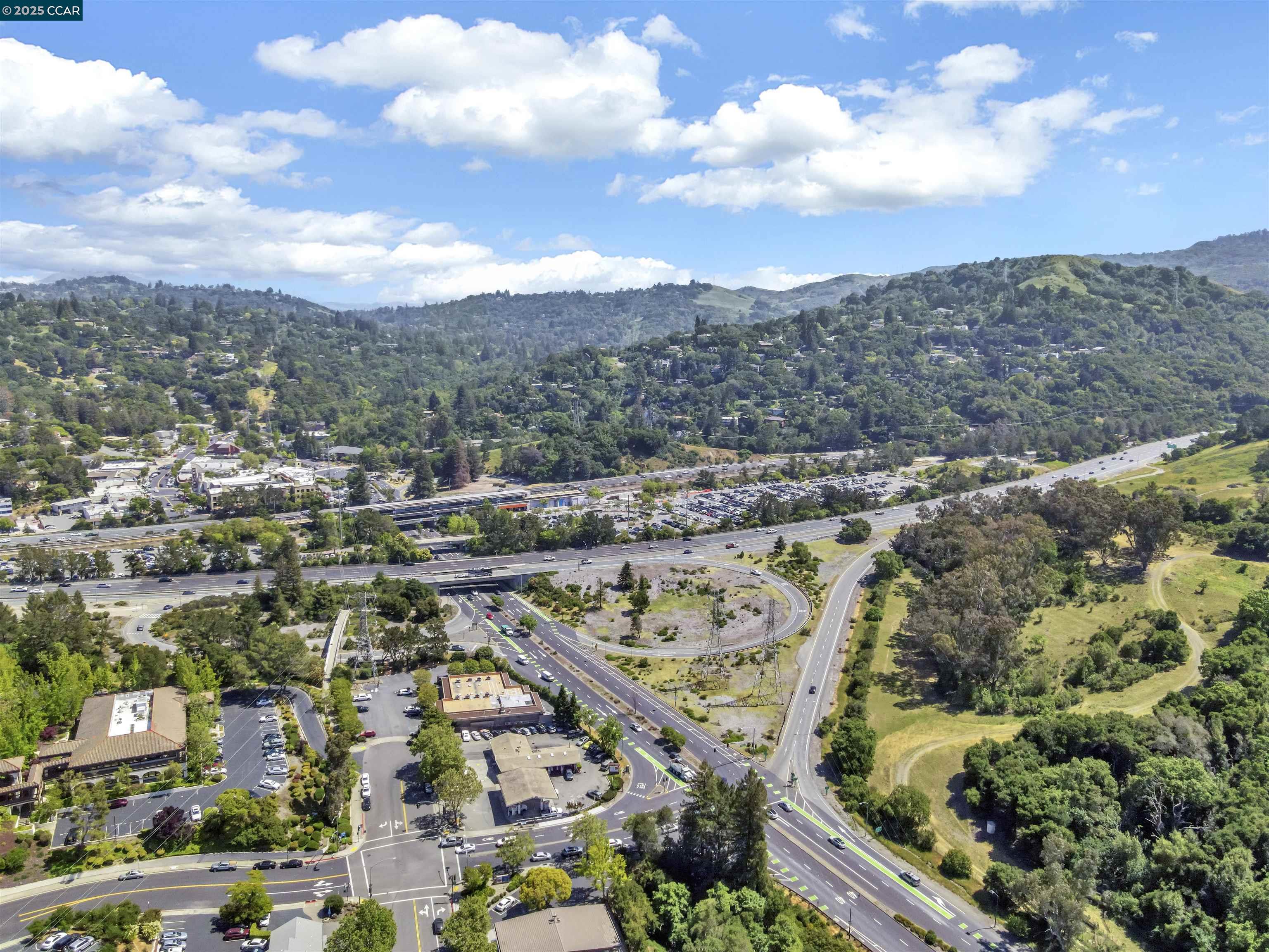 Detail Gallery Image 35 of 37 For 18 Van Tassel Ln, Orinda,  CA 94563 - 3 Beds | 2/1 Baths