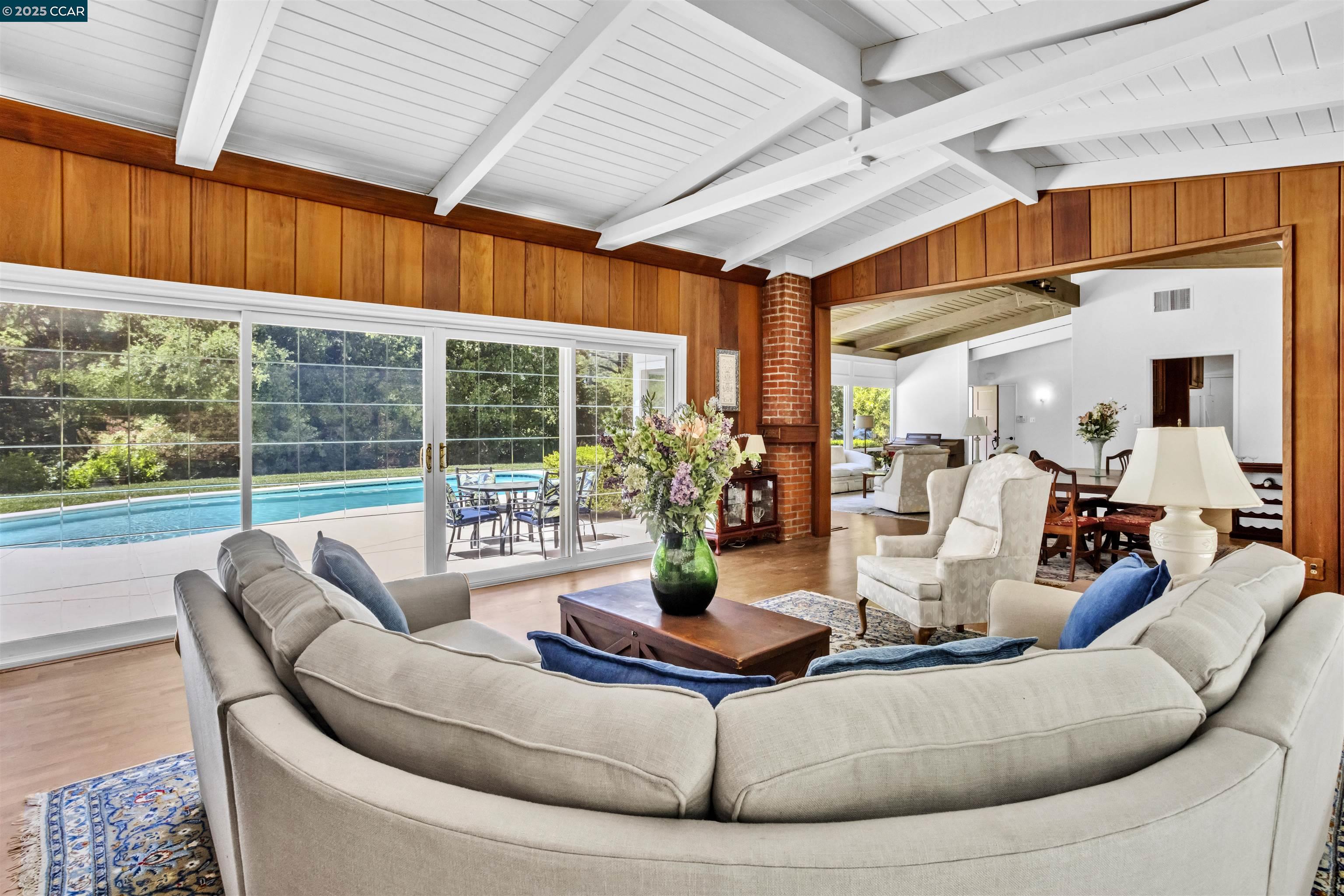 Detail Gallery Image 5 of 37 For 18 Van Tassel Ln, Orinda,  CA 94563 - 3 Beds | 2/1 Baths
