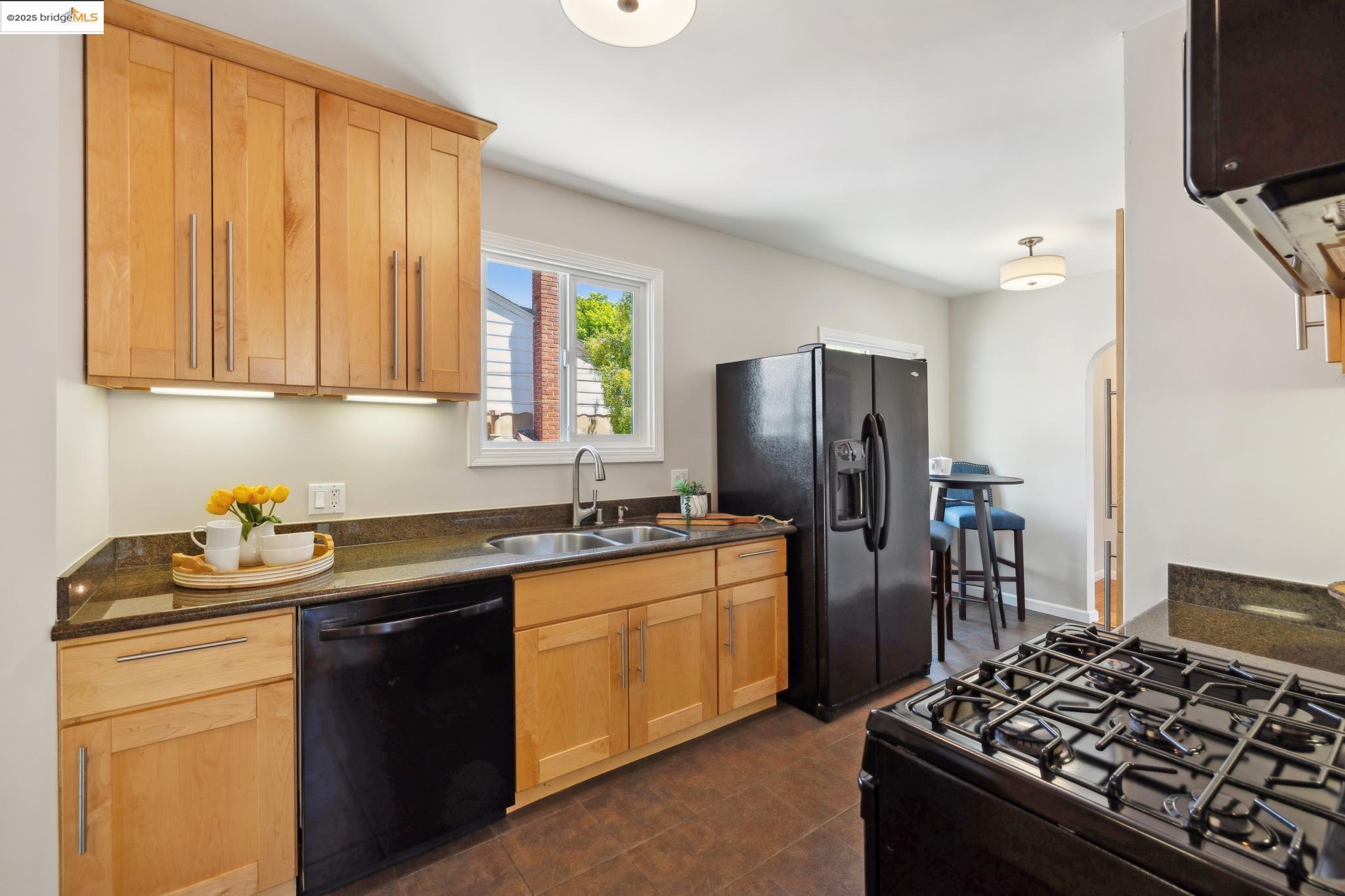 Detail Gallery Image 15 of 39 For 126 Begier Ave., San Leandro,  CA 94577 - 2 Beds | 2 Baths