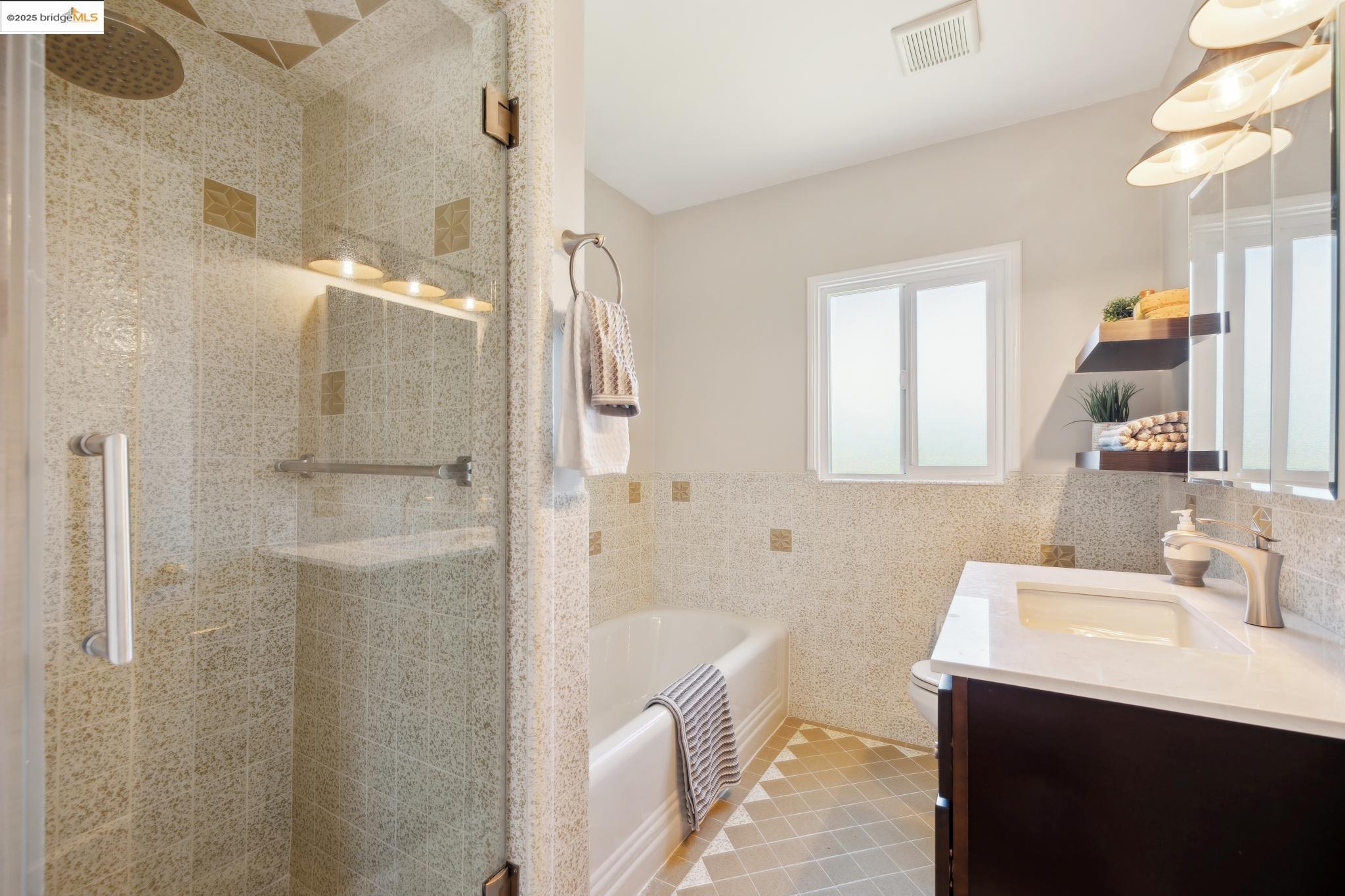 Detail Gallery Image 19 of 39 For 126 Begier Ave., San Leandro,  CA 94577 - 2 Beds | 2 Baths