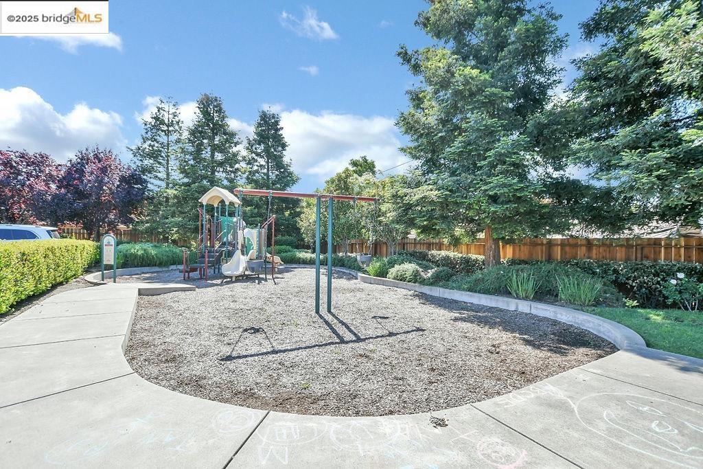 Detail Gallery Image 19 of 19 For 1619 Centennial Dr, Fairfield,  CA 94533 - 3 Beds | 2/1 Baths