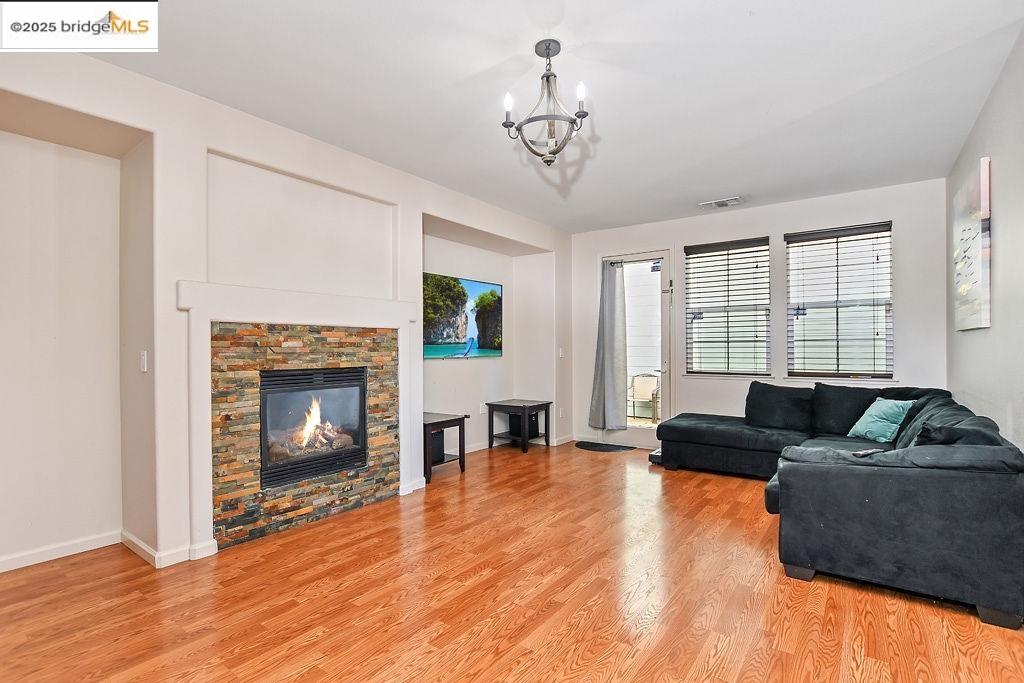 Detail Gallery Image 7 of 19 For 1619 Centennial Dr, Fairfield,  CA 94533 - 3 Beds | 2/1 Baths