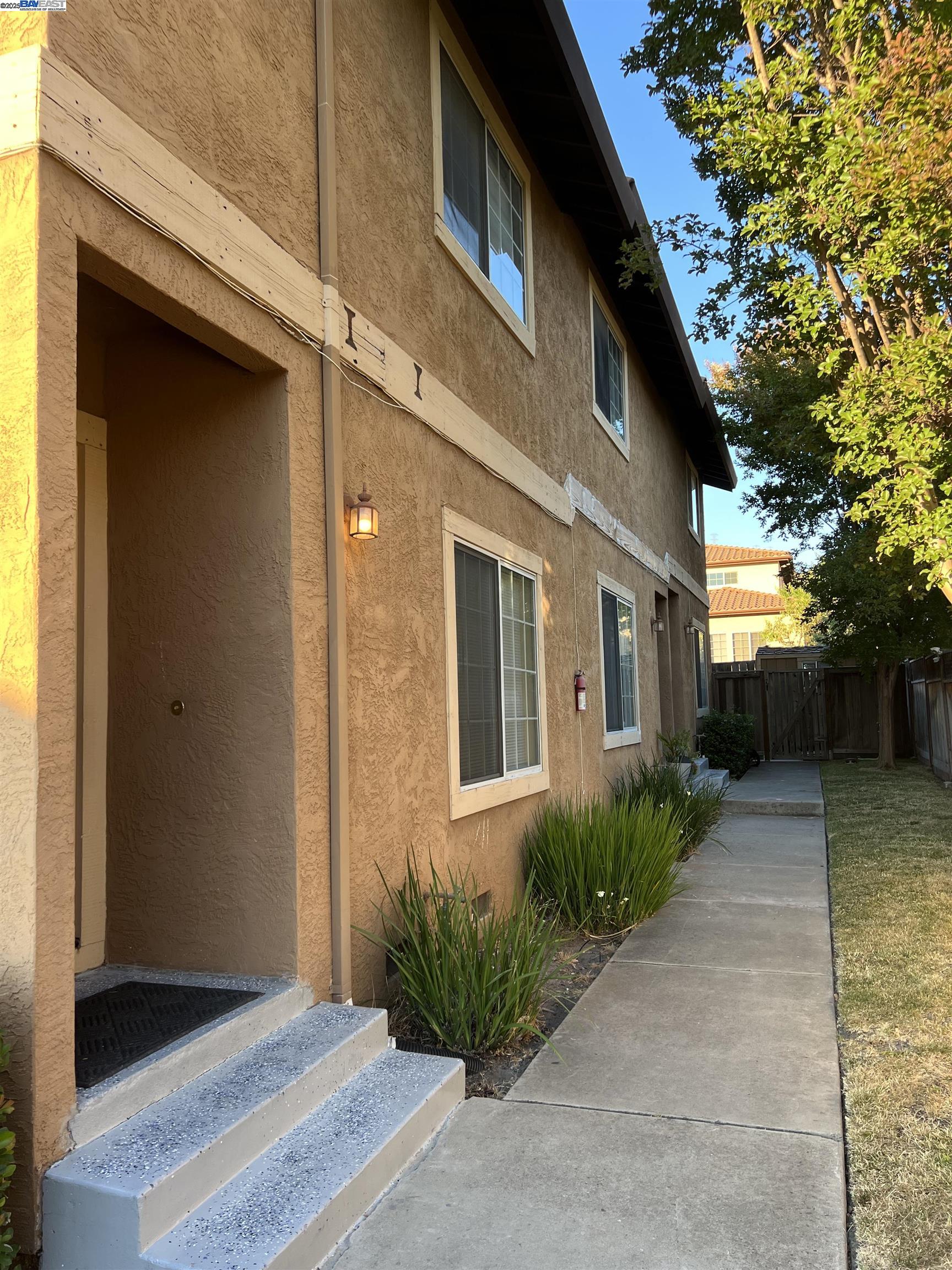 43574 Bryant Street, Fremont, California 94539, 2 Bedrooms Bedrooms, 4 Rooms Rooms,1 BathroomBathrooms,Residential Lease,For Rent,43574 Bryant Street,41097023