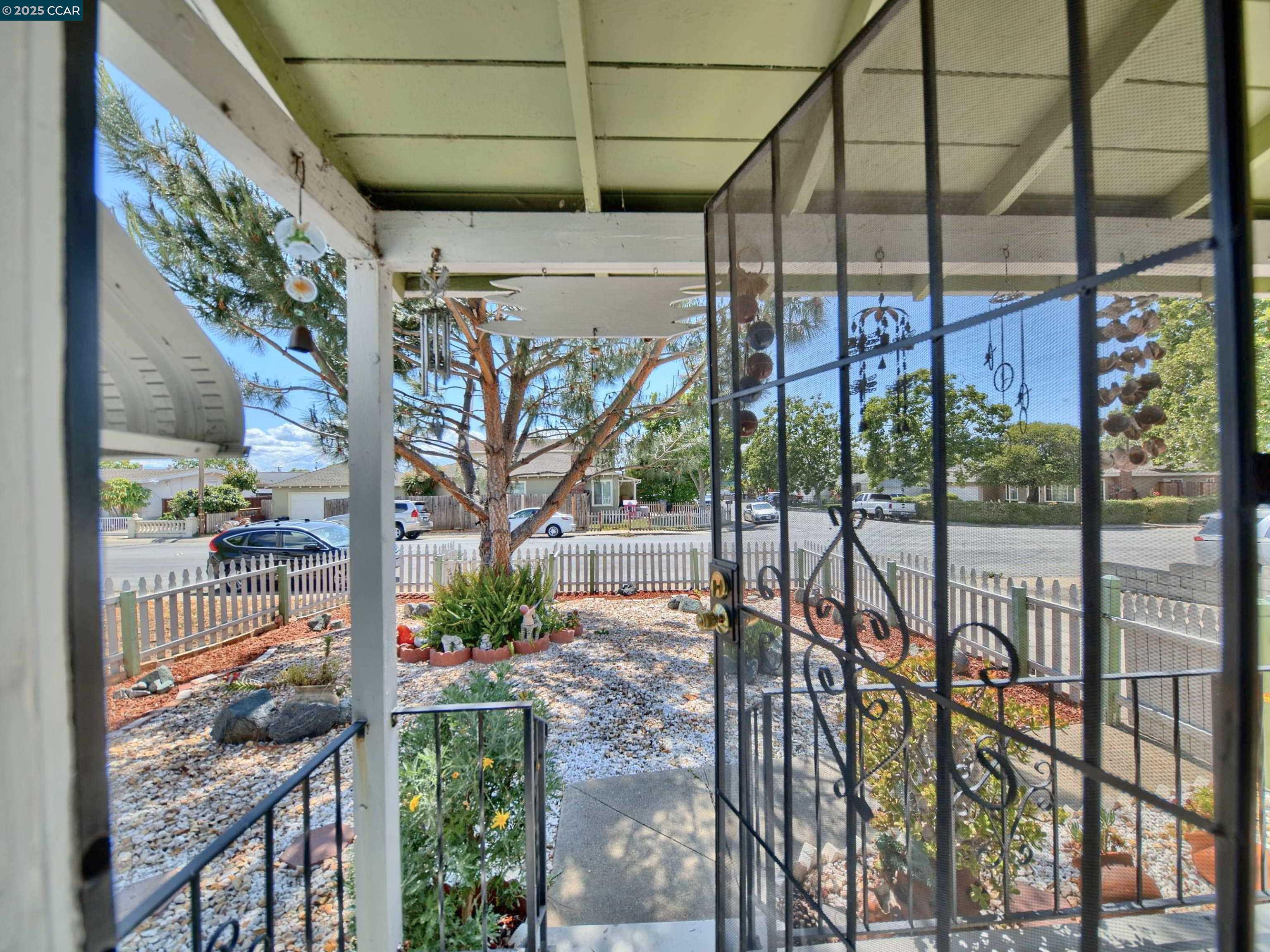 Detail Gallery Image 6 of 60 For 848 Linda Vista Street, San Jose,  CA 95127-1123 - 3 Beds | 2 Baths