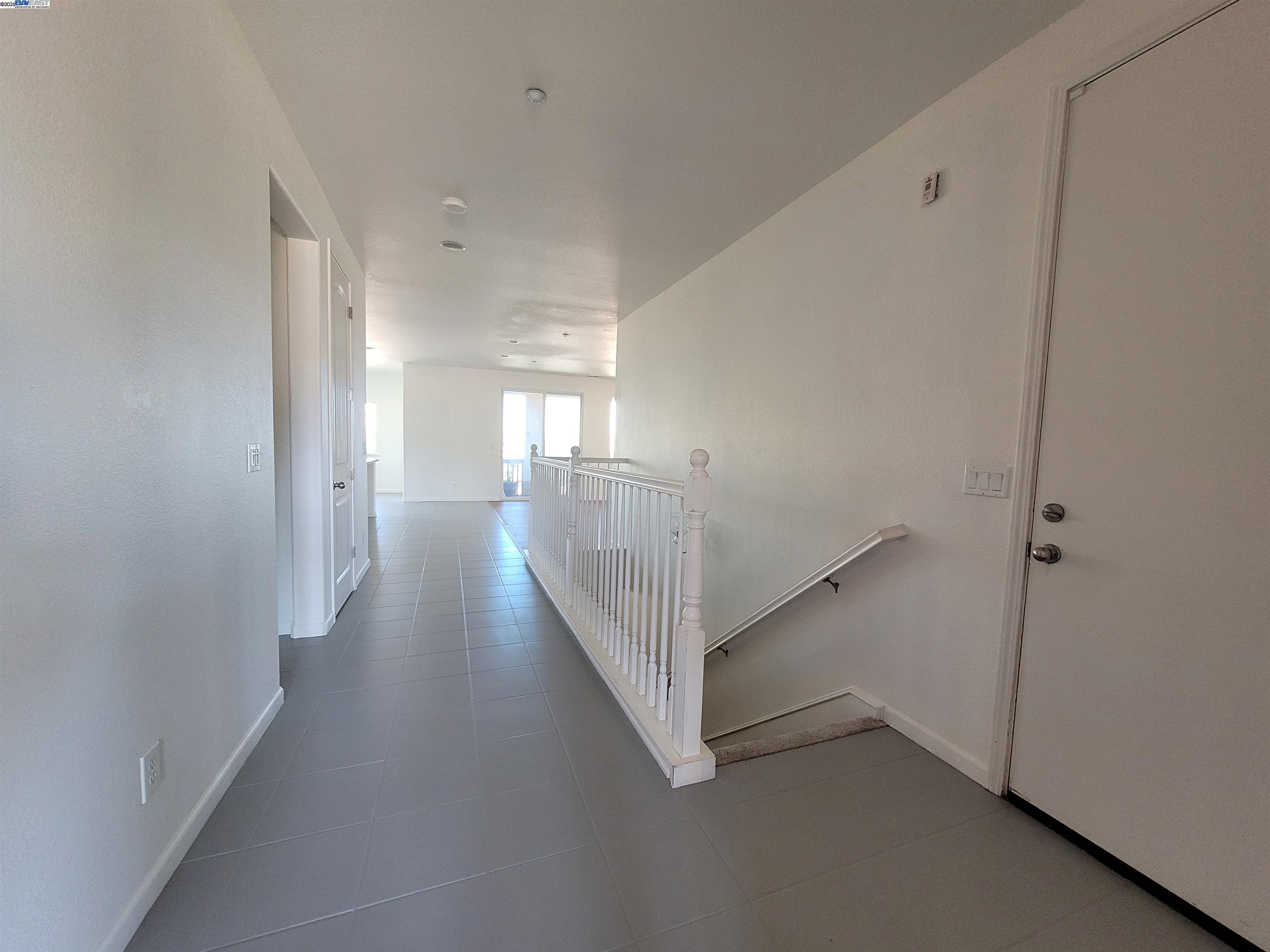 Detail Gallery Image 2 of 30 For 127 Delta Vista Ln, Pittsburg,  CA 94565 - 4 Beds | 3 Baths