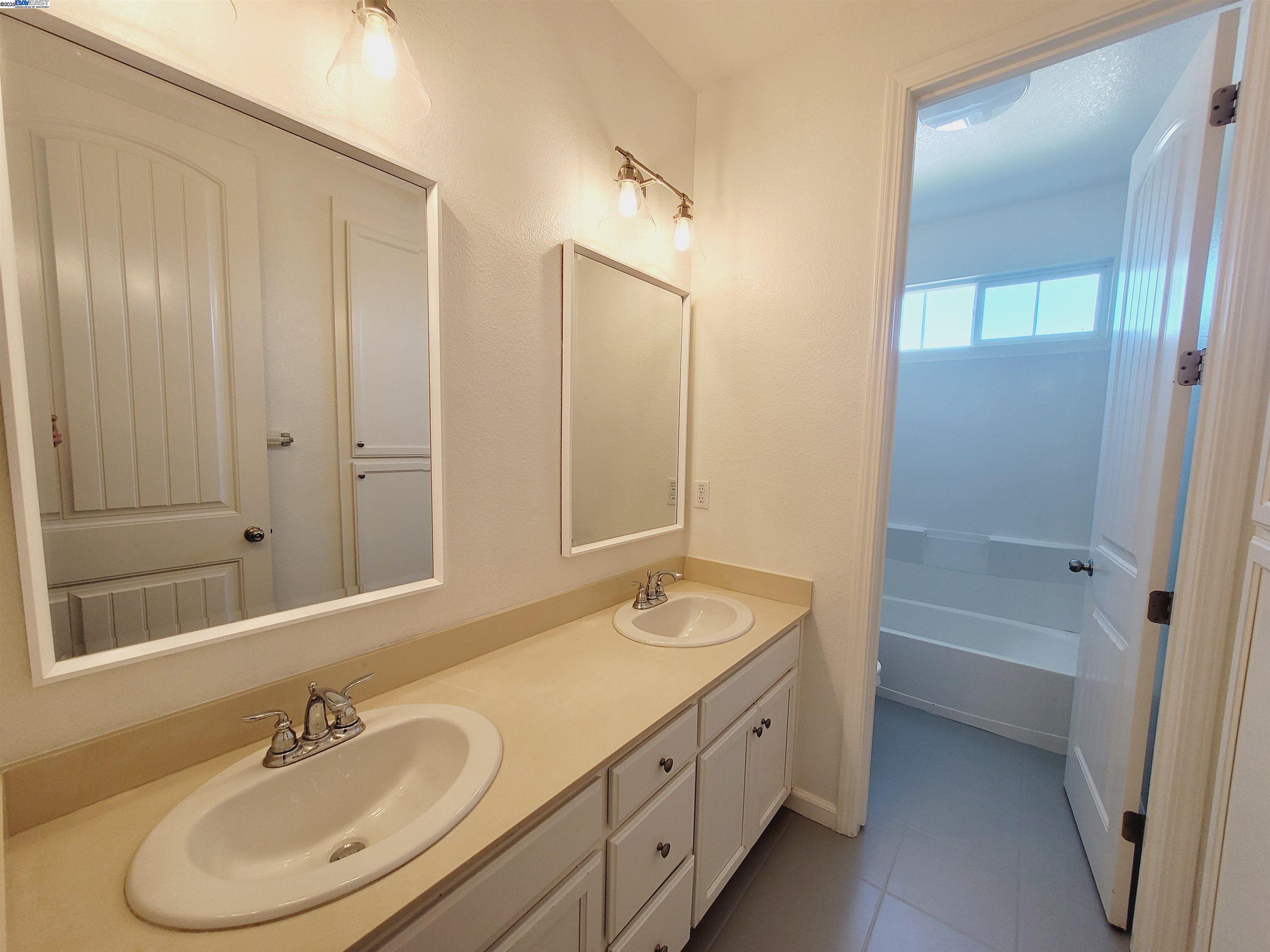 Detail Gallery Image 26 of 30 For 127 Delta Vista Ln, Pittsburg,  CA 94565 - 4 Beds | 3 Baths