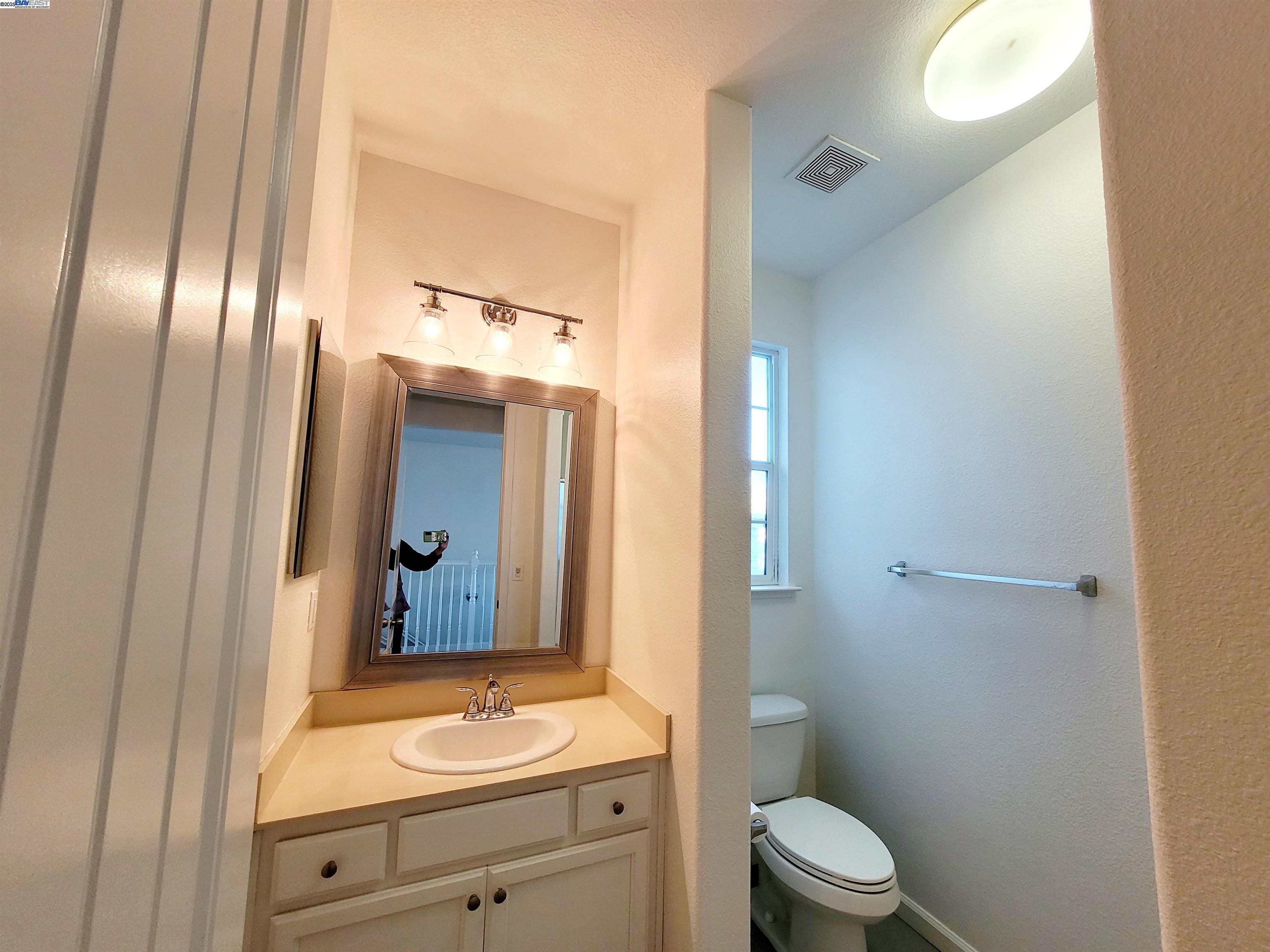 Detail Gallery Image 5 of 30 For 127 Delta Vista Ln, Pittsburg,  CA 94565 - 4 Beds | 3 Baths
