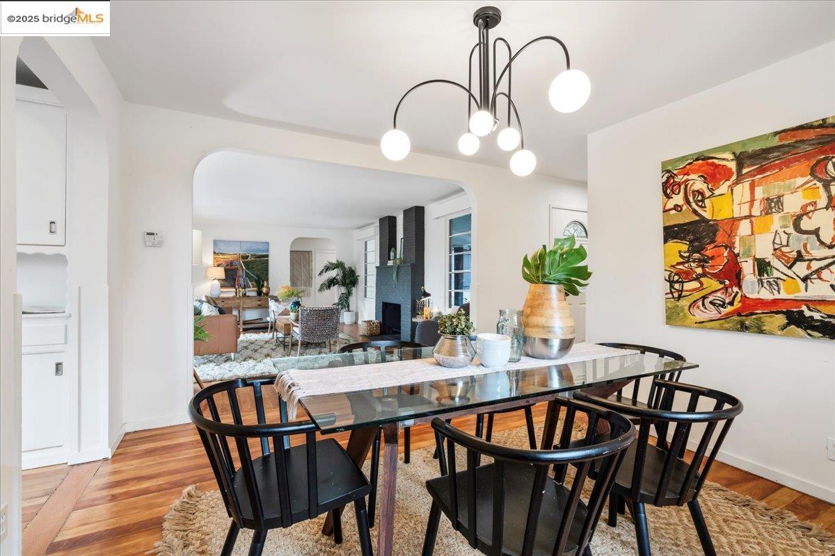 Detail Gallery Image 14 of 58 For 342 El Toyonal, Orinda,  CA 94563 - 5 Beds | 2 Baths