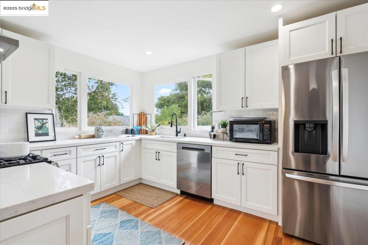 Detail Gallery Image 15 of 58 For 342 El Toyonal, Orinda,  CA 94563 - 5 Beds | 2 Baths