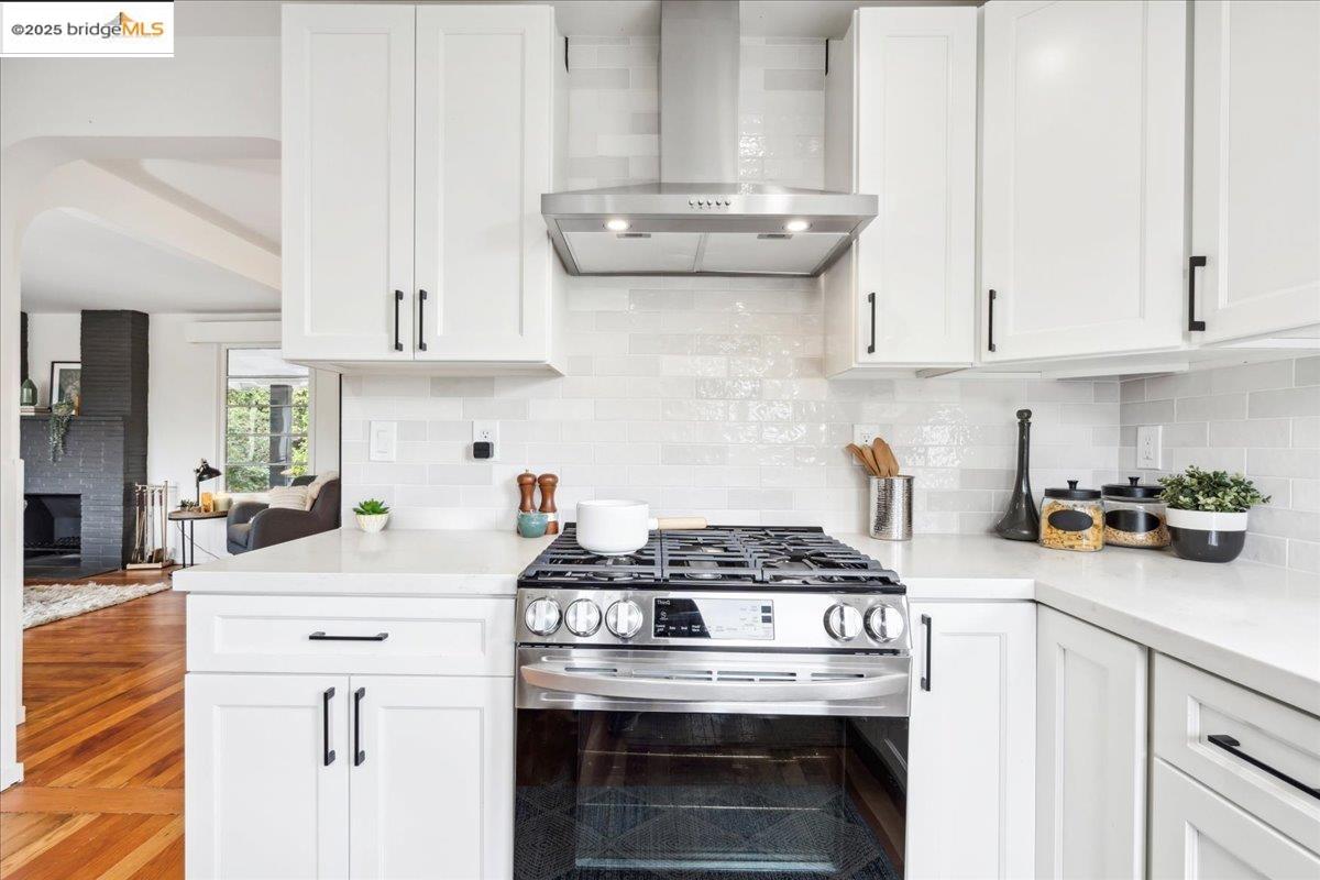 Detail Gallery Image 18 of 58 For 342 El Toyonal, Orinda,  CA 94563 - 5 Beds | 2 Baths