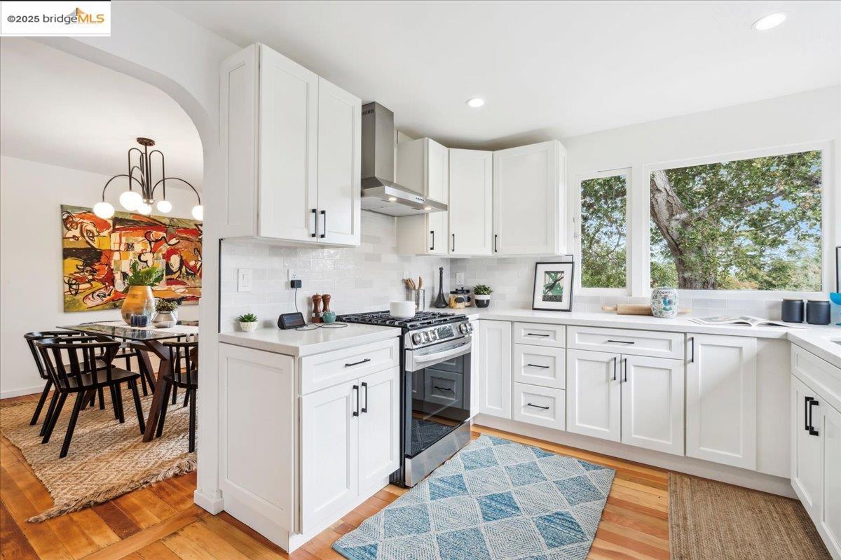 Detail Gallery Image 19 of 58 For 342 El Toyonal, Orinda,  CA 94563 - 5 Beds | 2 Baths