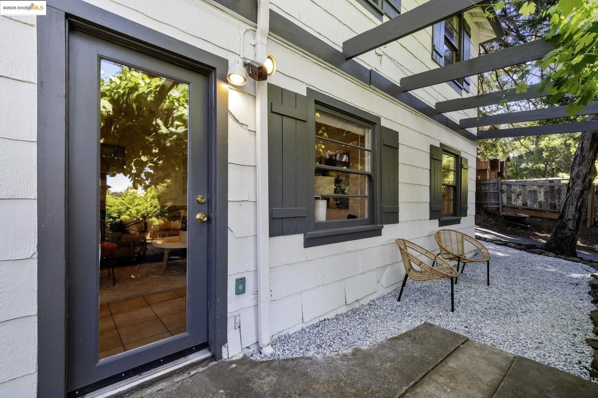 Detail Gallery Image 41 of 58 For 342 El Toyonal, Orinda,  CA 94563 - 5 Beds | 2 Baths