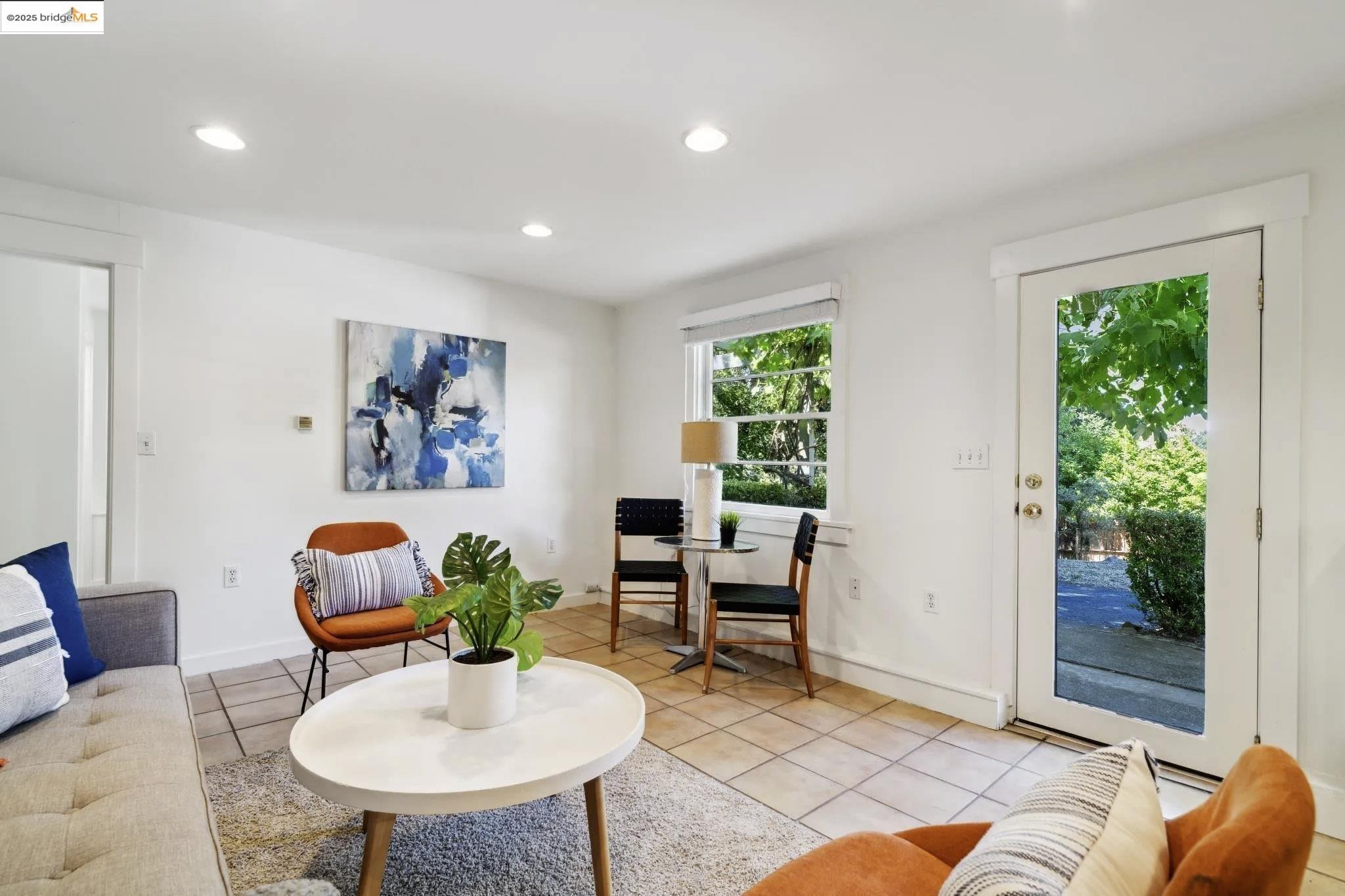 Detail Gallery Image 42 of 58 For 342 El Toyonal, Orinda,  CA 94563 - 5 Beds | 2 Baths