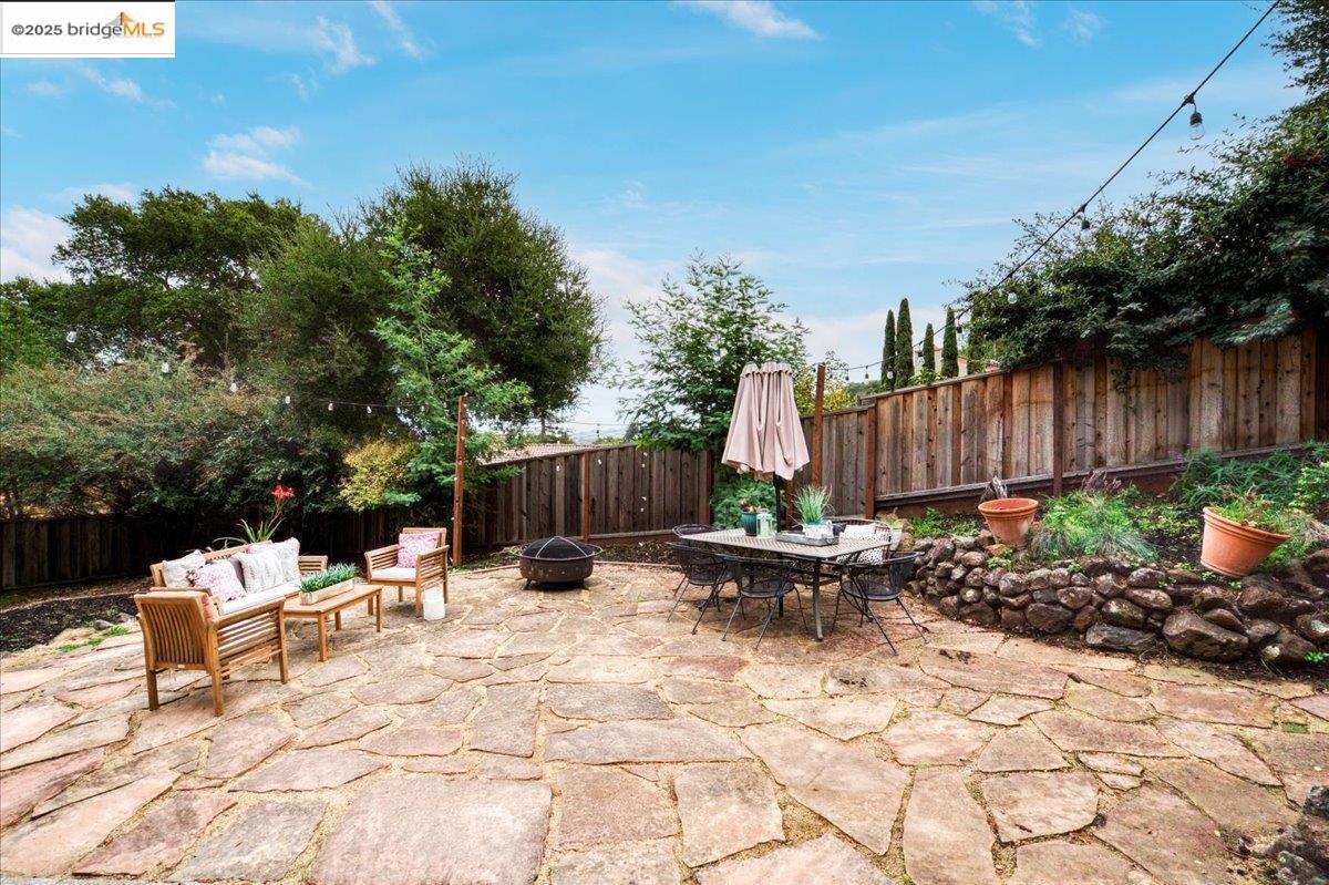 Detail Gallery Image 54 of 58 For 342 El Toyonal, Orinda,  CA 94563 - 5 Beds | 2 Baths