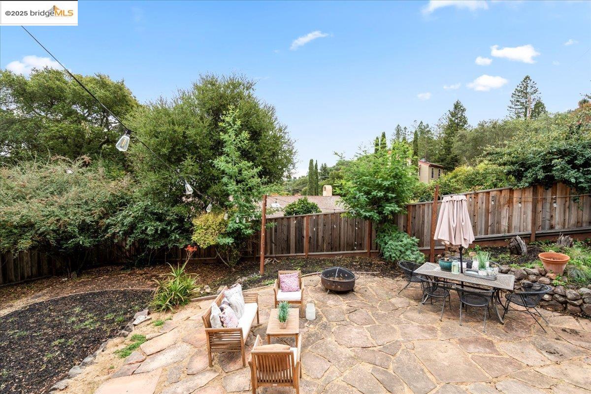 Detail Gallery Image 55 of 58 For 342 El Toyonal, Orinda,  CA 94563 - 5 Beds | 2 Baths