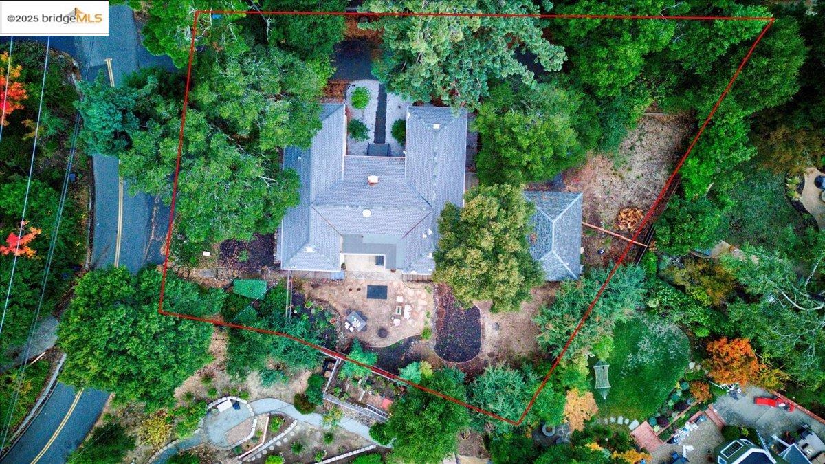Detail Gallery Image 56 of 58 For 342 El Toyonal, Orinda,  CA 94563 - 5 Beds | 2 Baths