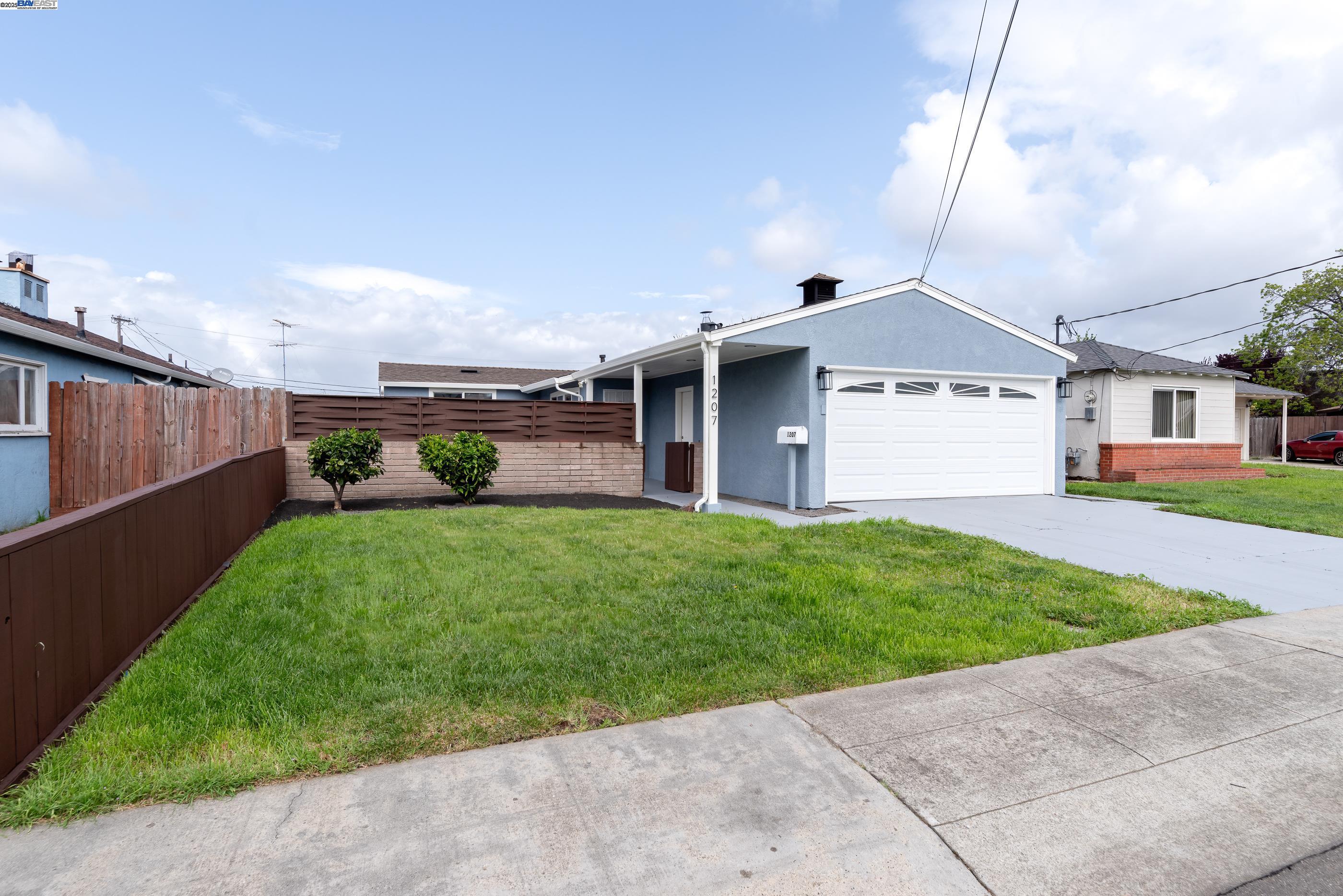 Detail Gallery Image 3 of 35 For 1207 Baylor Ave, San Leandro,  CA 94579 - 3 Beds | 1 Baths