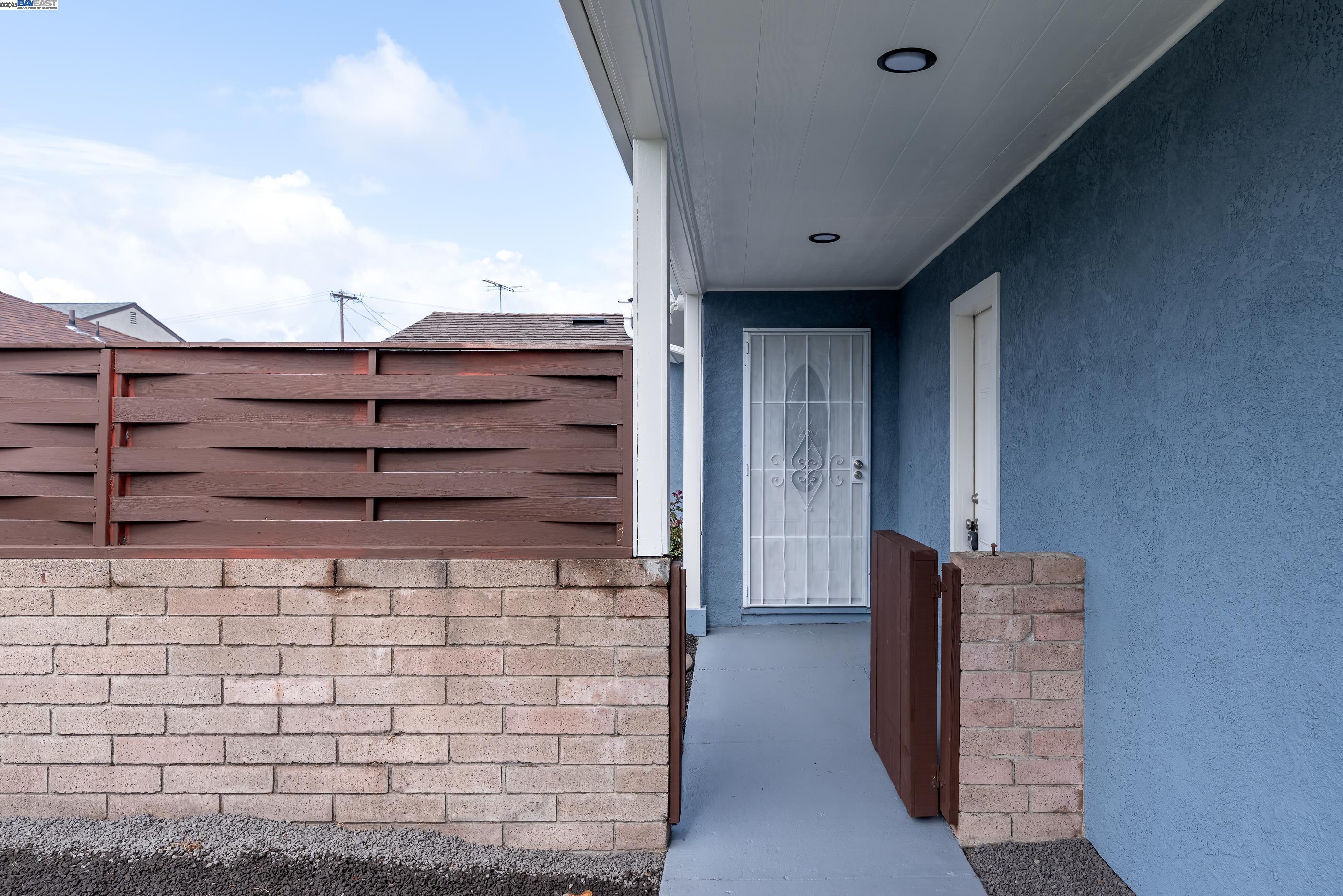 Detail Gallery Image 4 of 35 For 1207 Baylor Ave, San Leandro,  CA 94579 - 3 Beds | 1 Baths