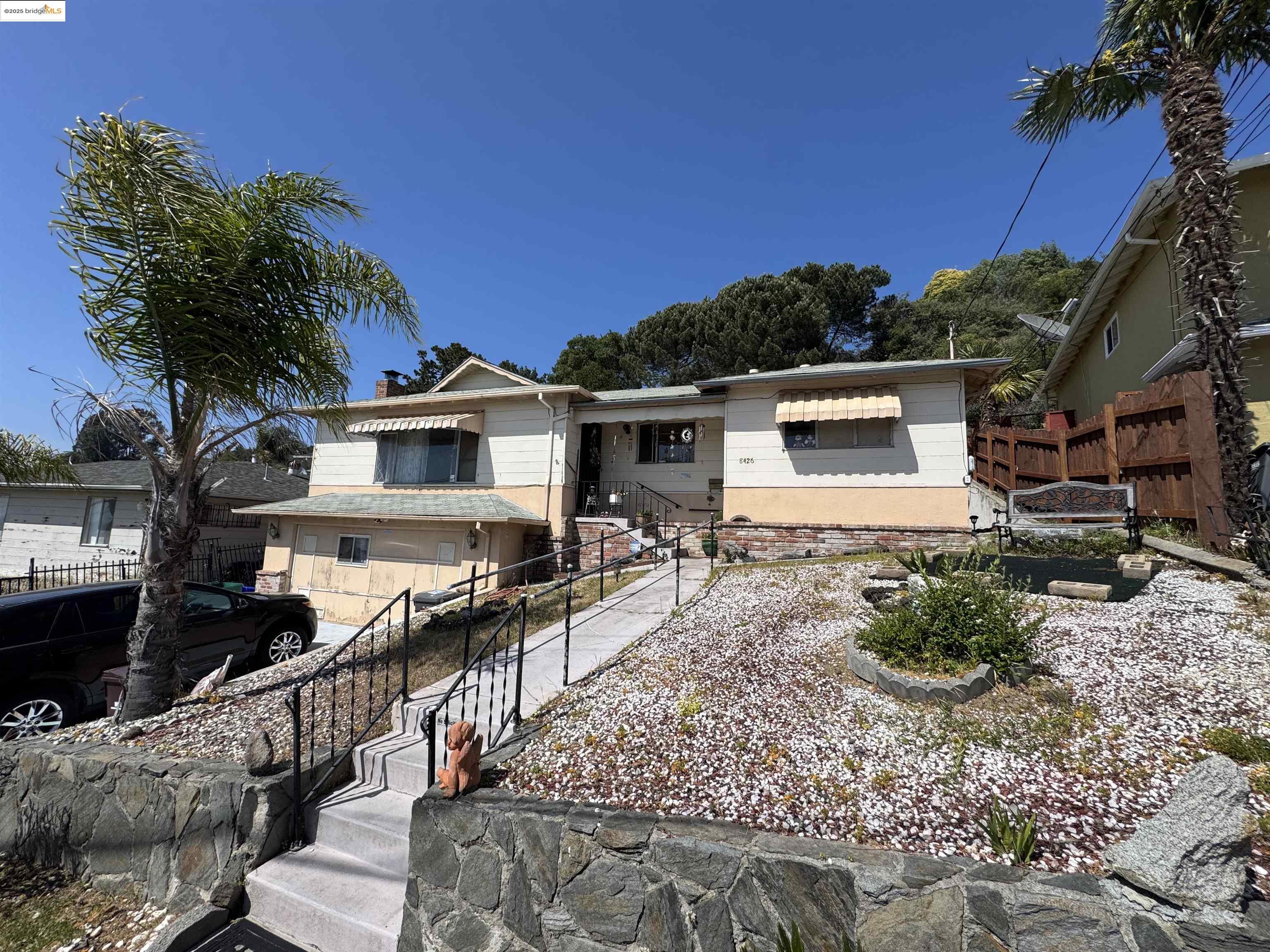 Detail Gallery Image 1 of 26 For 8426 Aster Ave, Oakland,  CA 94605 - 3 Beds | 2 Baths
