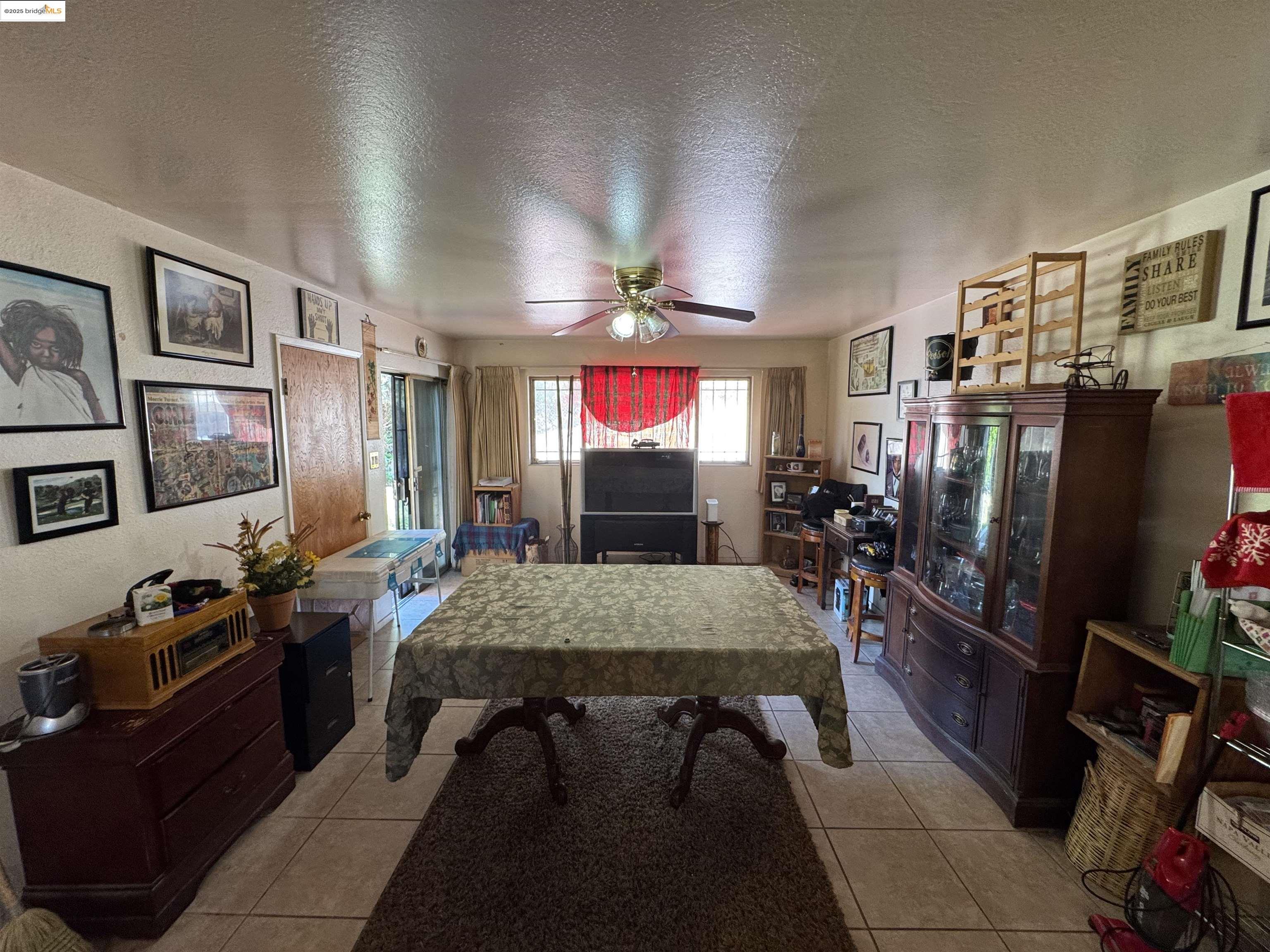 Detail Gallery Image 11 of 26 For 8426 Aster Ave, Oakland,  CA 94605 - 3 Beds | 2 Baths