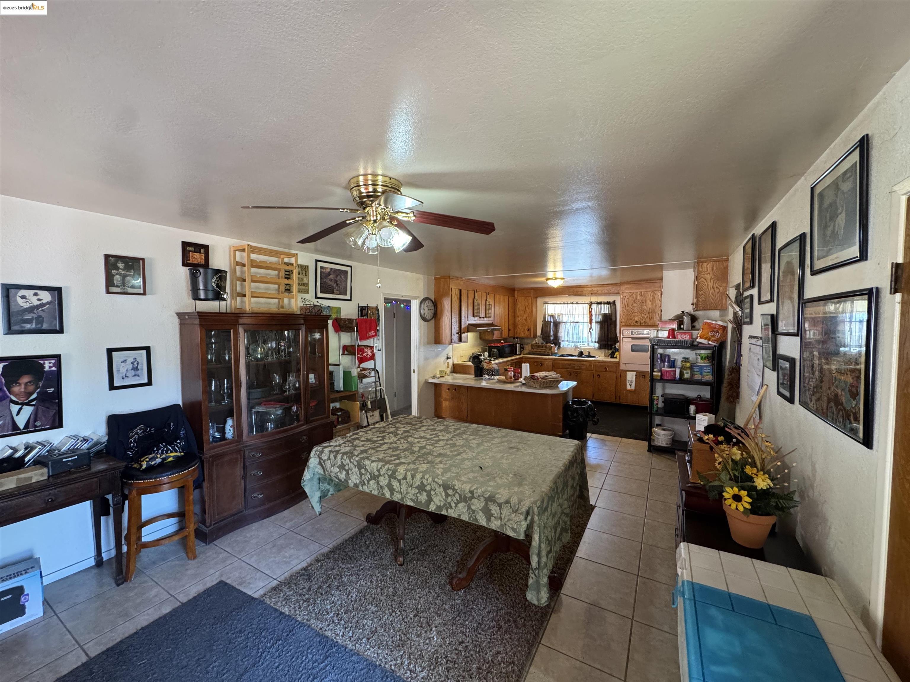 Detail Gallery Image 12 of 26 For 8426 Aster Ave, Oakland,  CA 94605 - 3 Beds | 2 Baths