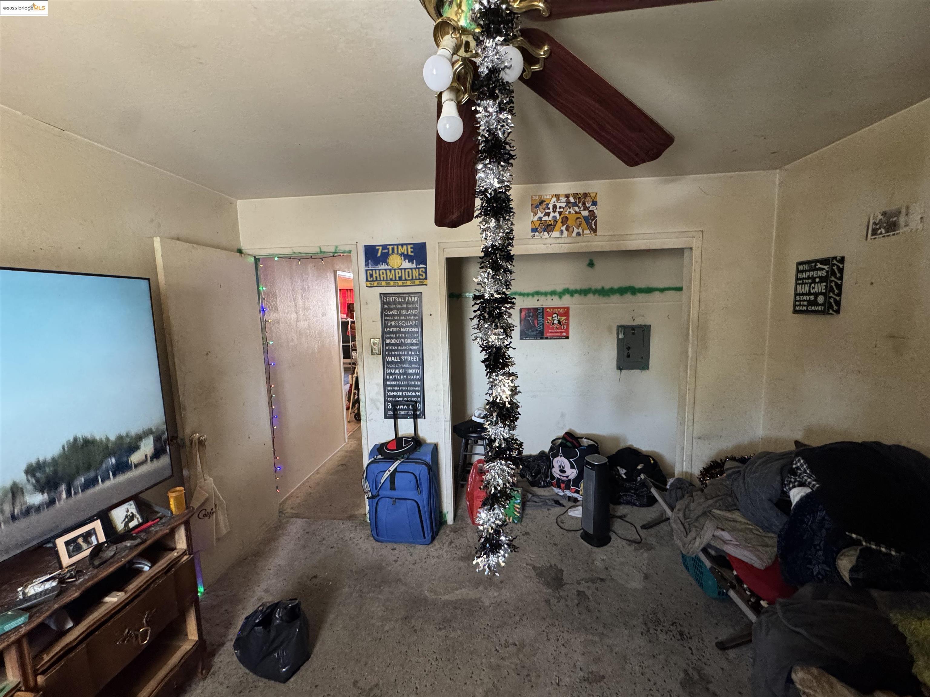 Detail Gallery Image 16 of 26 For 8426 Aster Ave, Oakland,  CA 94605 - 3 Beds | 2 Baths