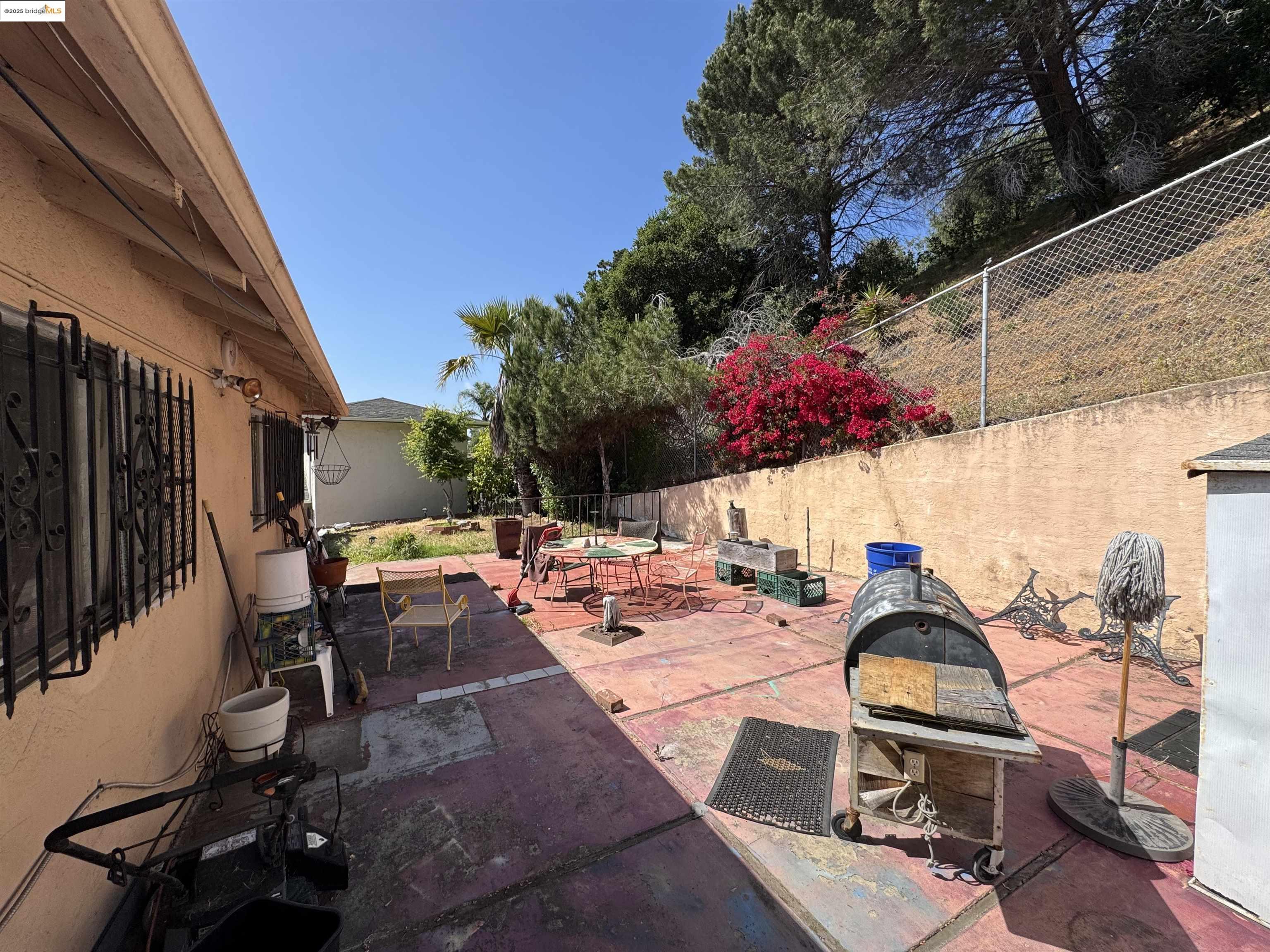 Detail Gallery Image 25 of 26 For 8426 Aster Ave, Oakland,  CA 94605 - 3 Beds | 2 Baths