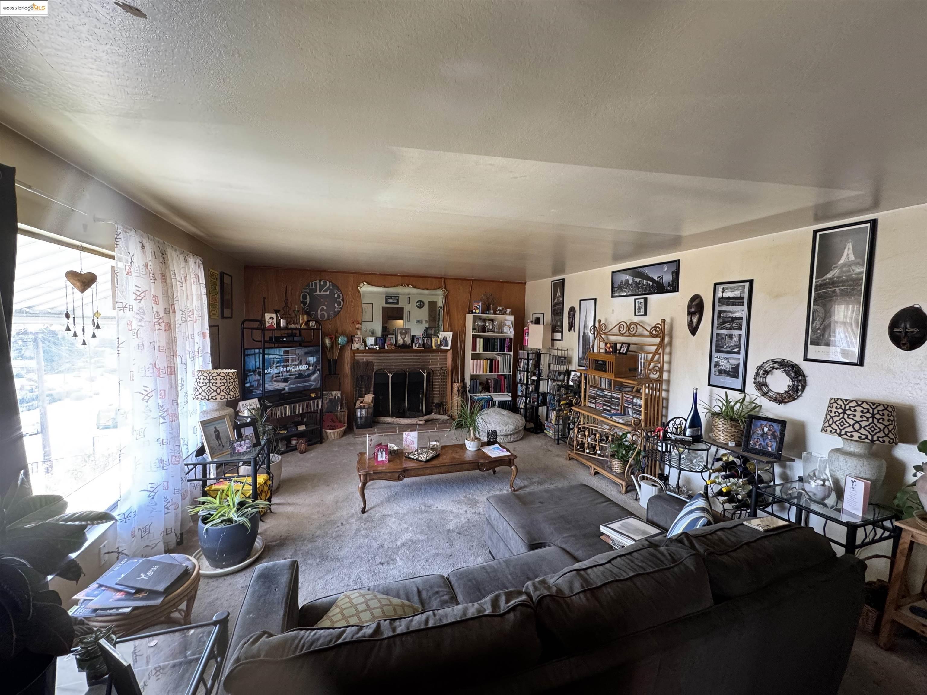 Detail Gallery Image 6 of 26 For 8426 Aster Ave, Oakland,  CA 94605 - 3 Beds | 2 Baths