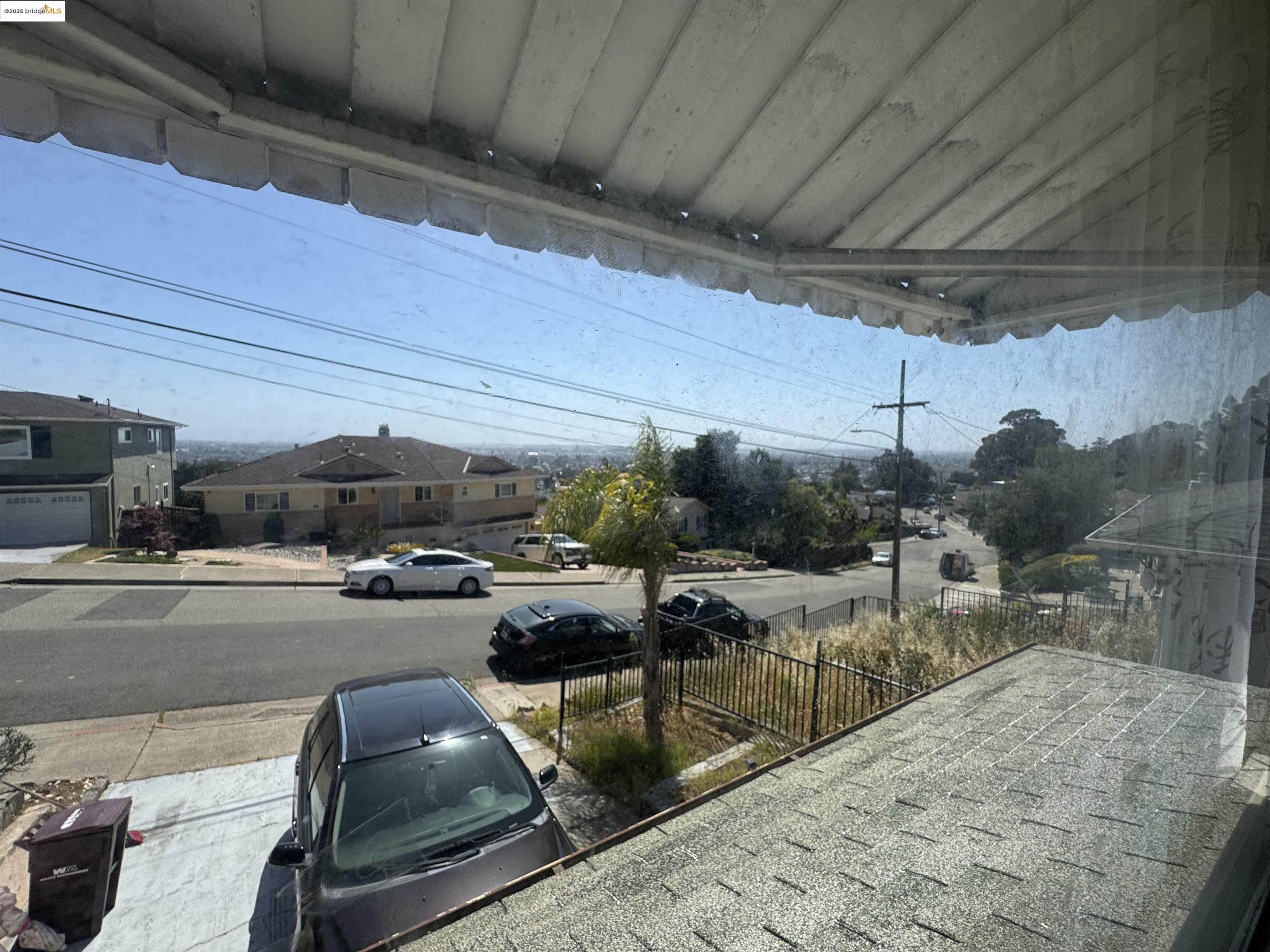 Detail Gallery Image 8 of 26 For 8426 Aster Ave, Oakland,  CA 94605 - 3 Beds | 2 Baths